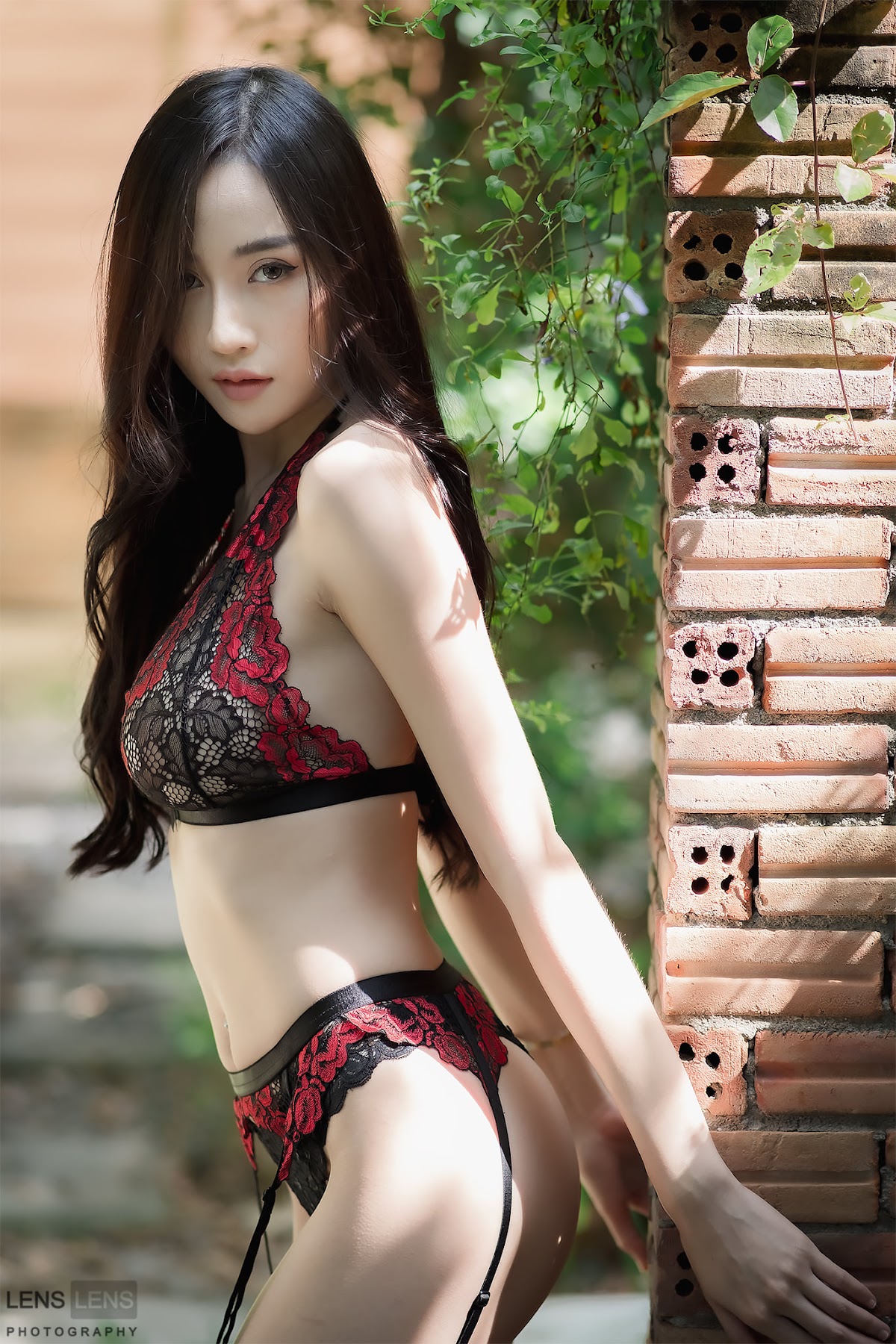 LENS LENS Photography P2 - P43