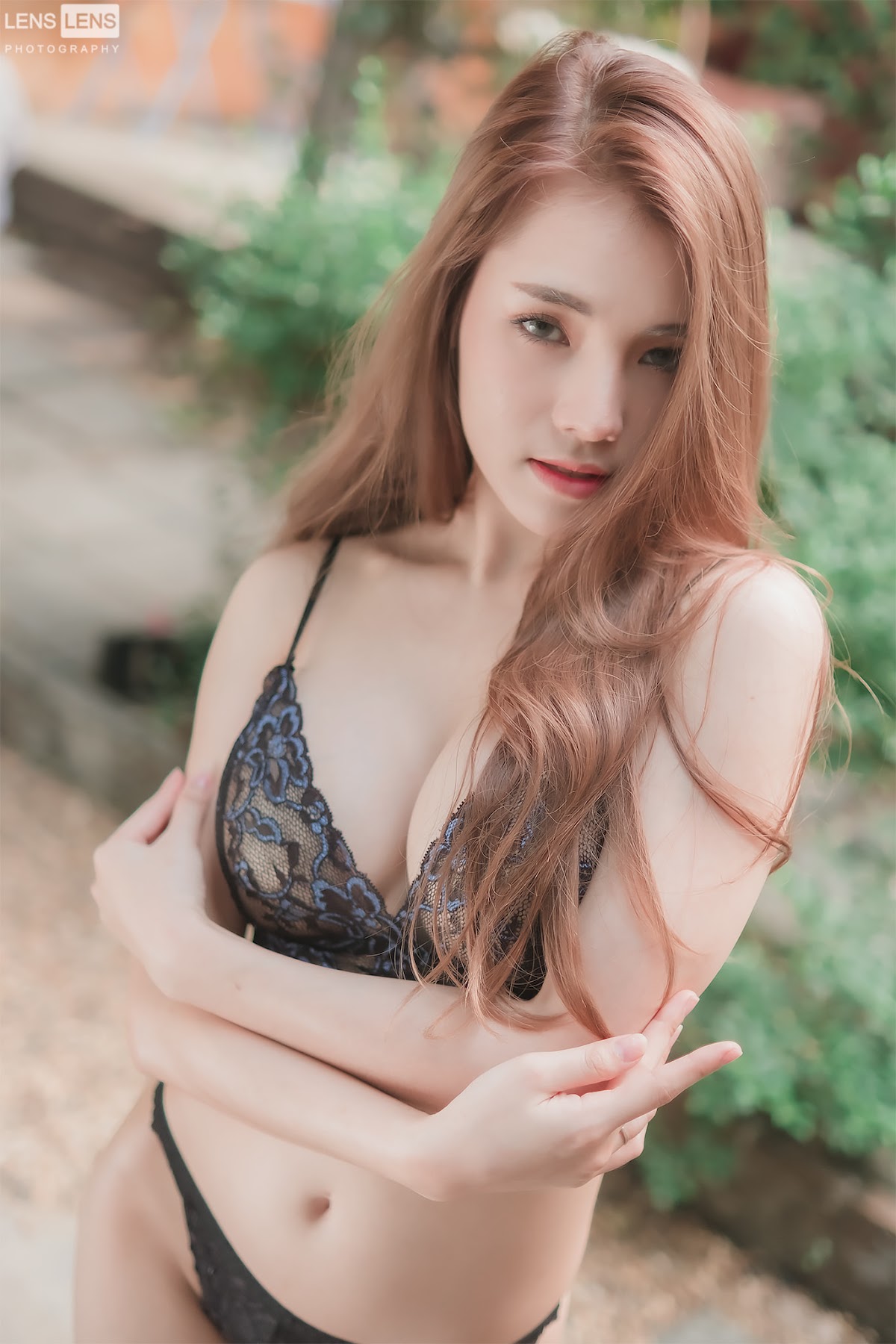 LENS LENS Photography P4 - P16