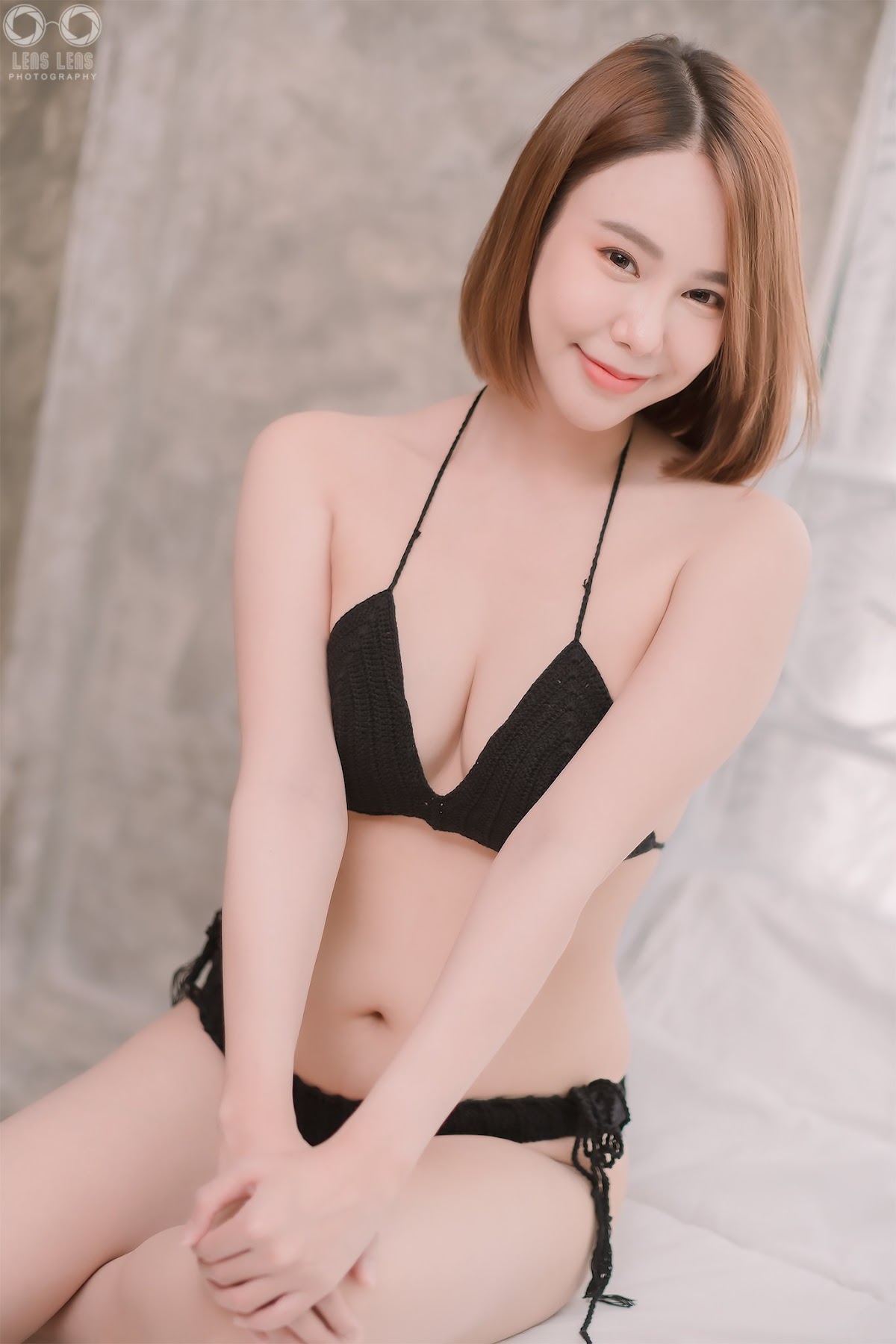 LENS LENS Photography P4 - P57