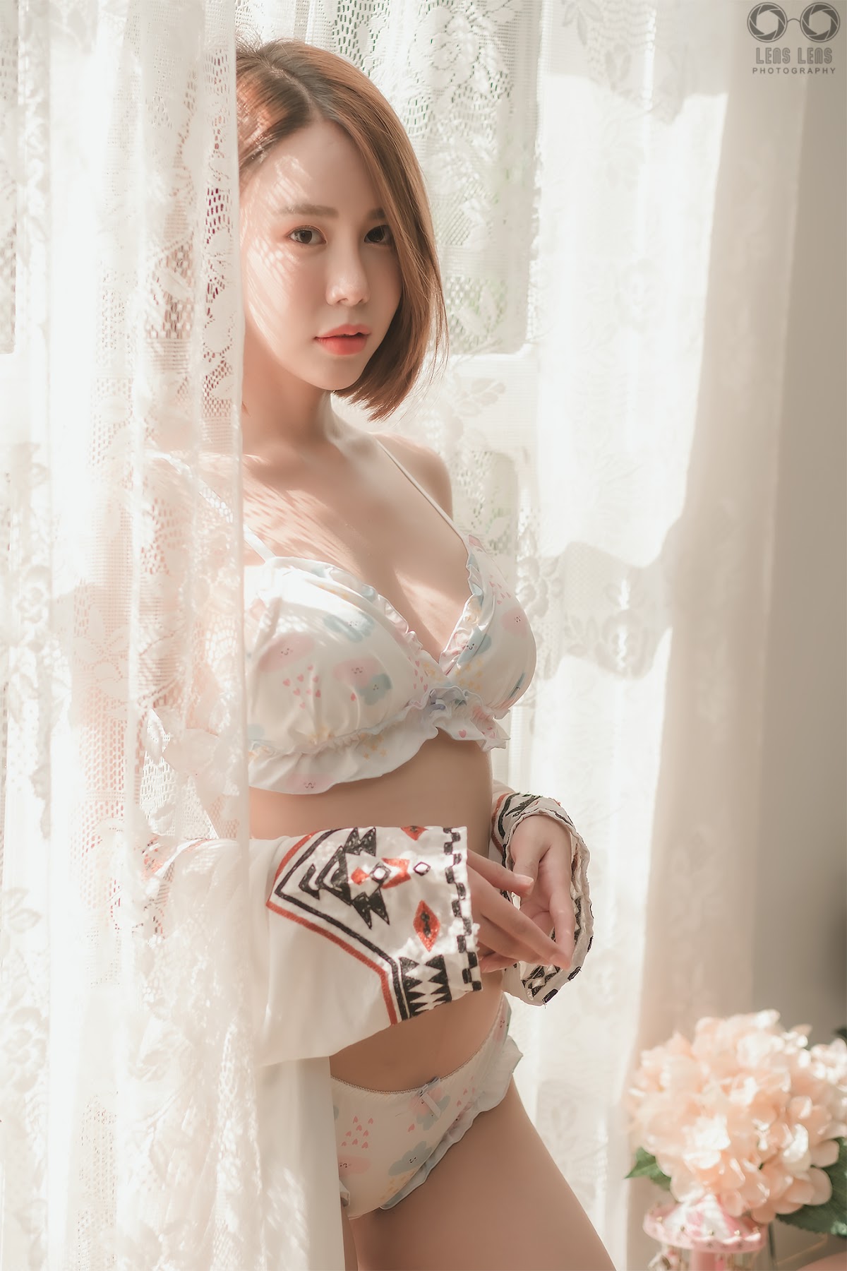 LENS LENS Photography P5 - P92