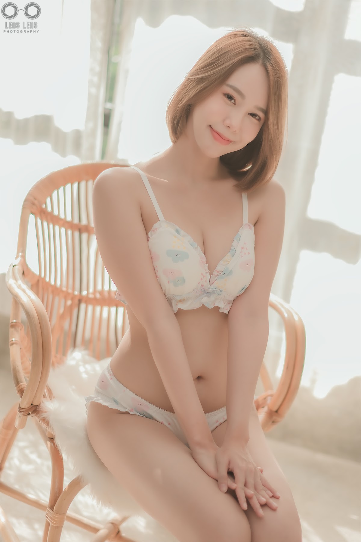 LENS LENS Photography P6 - P88