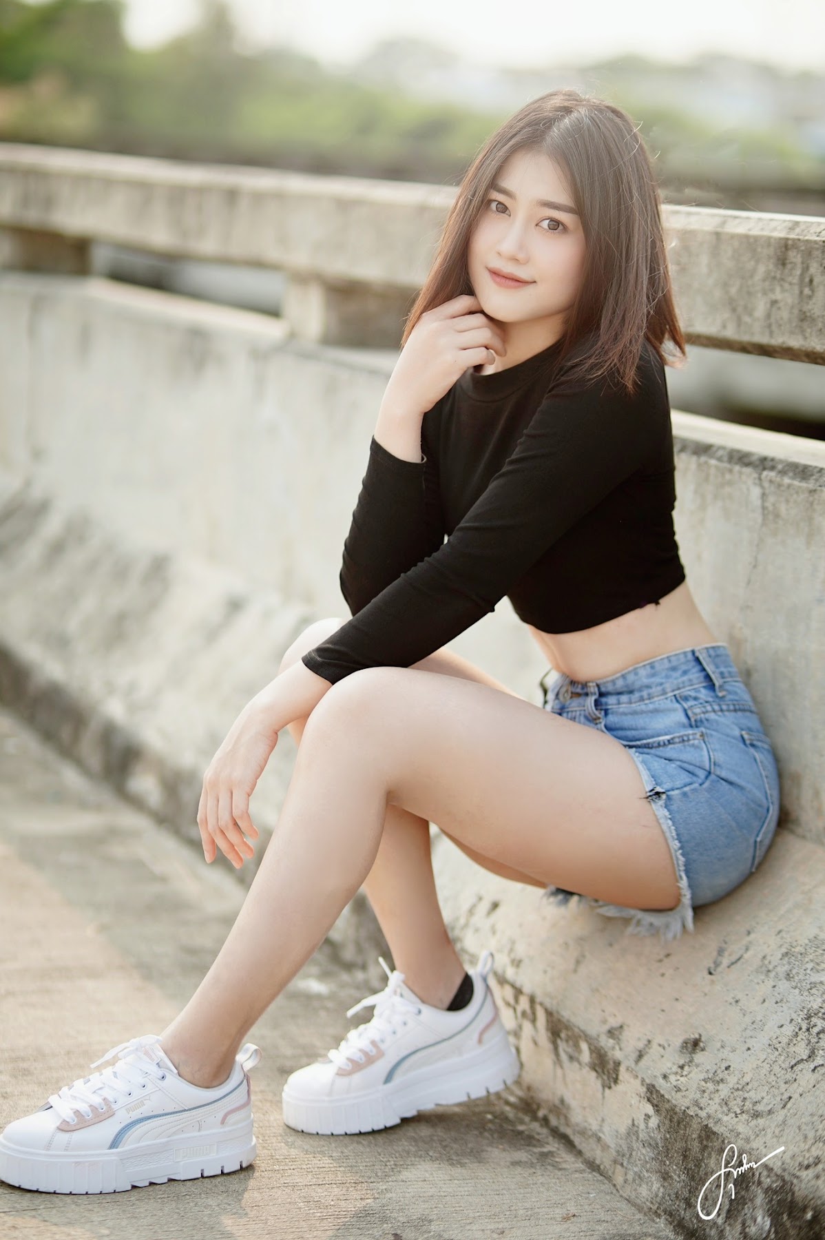 SiS Magazine P1 - P137