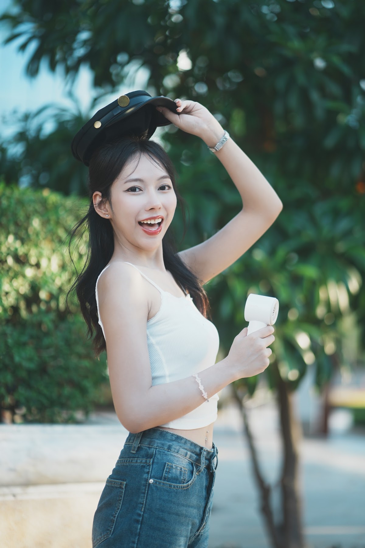 SiS Magazine P4 - P144