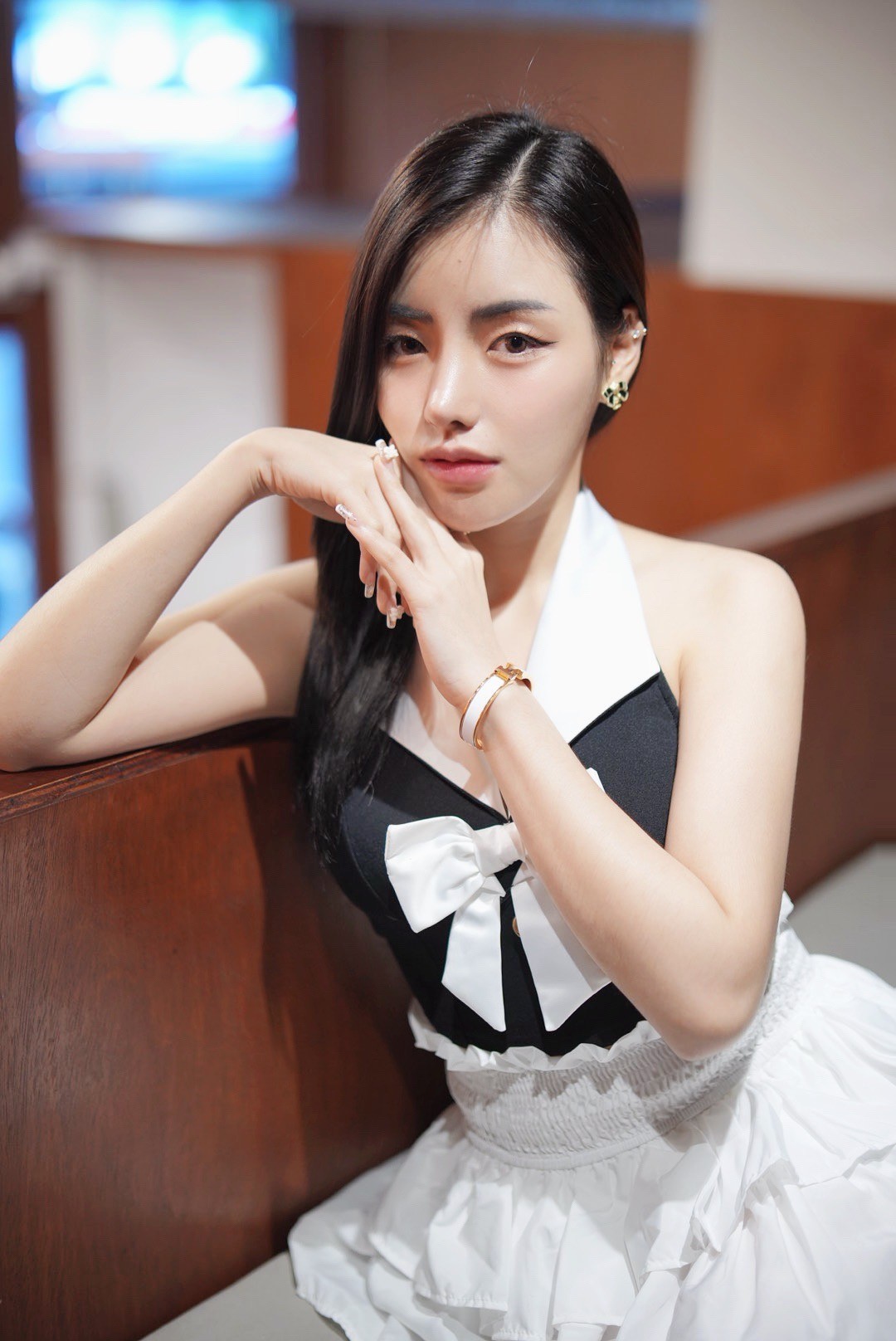 SiS Magazine P5 - P137