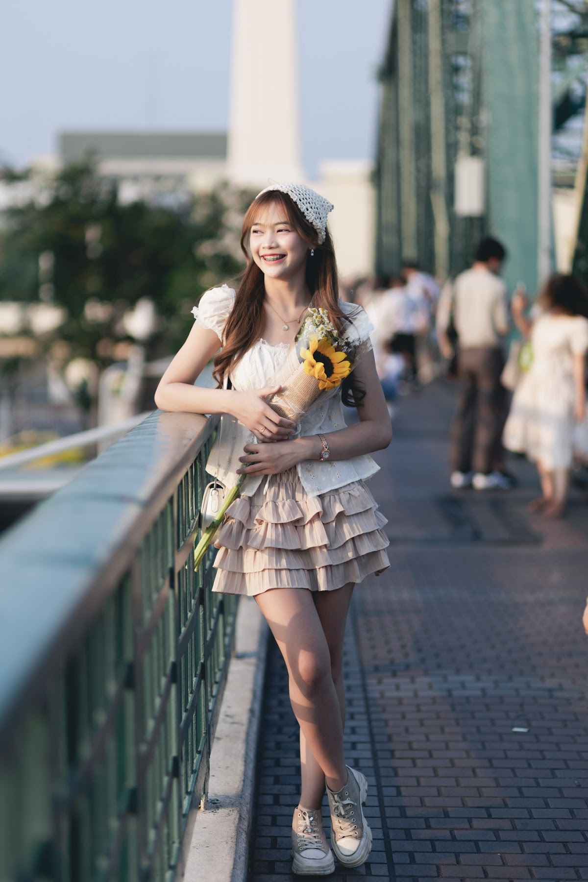 SiS Magazine P5 - P52