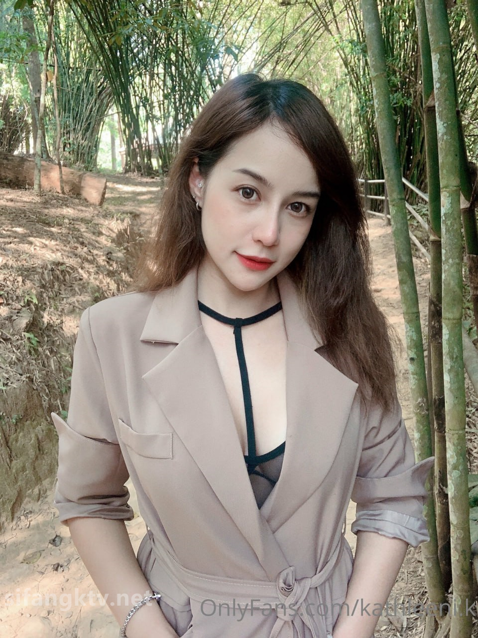 Kathl – 惊艳顶级身材大奶肥臀快乐女神私拍 - P213