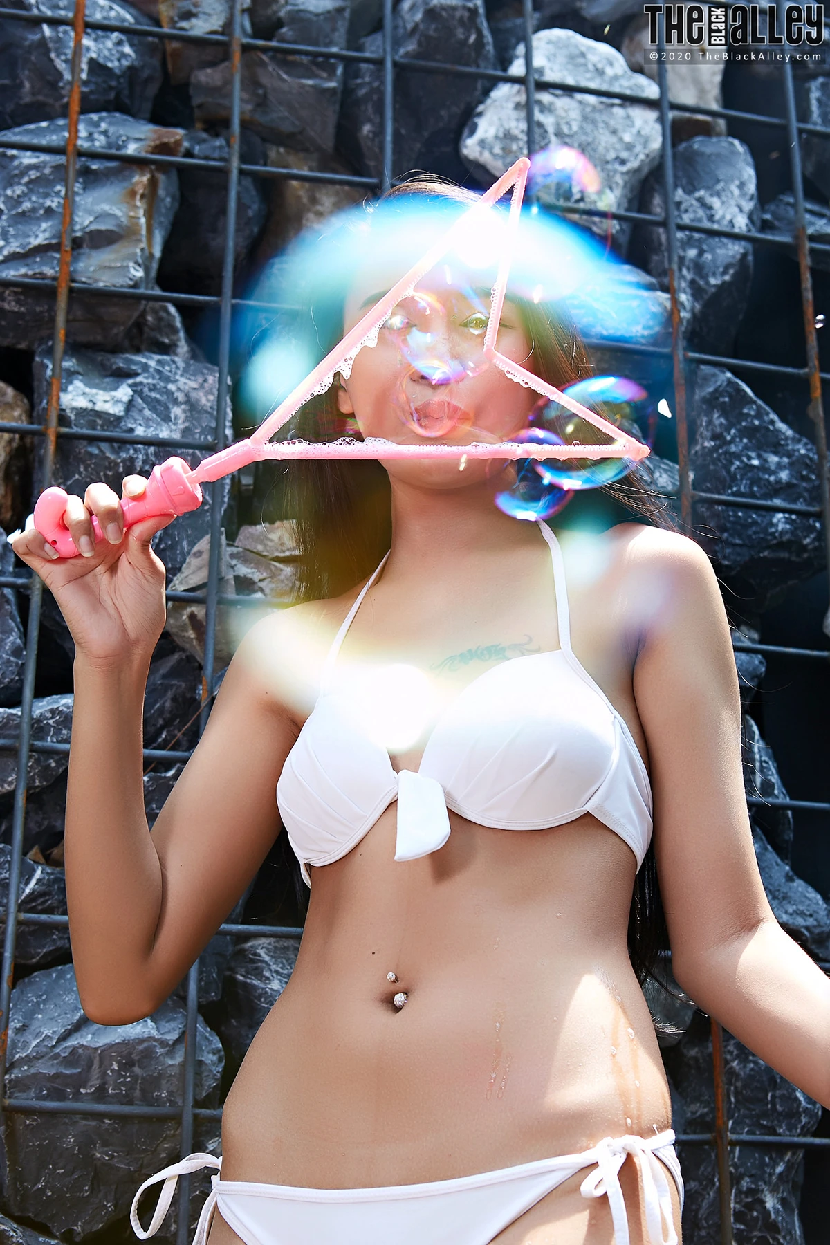Mia – The Black Alley Photobook Set.26 - P27