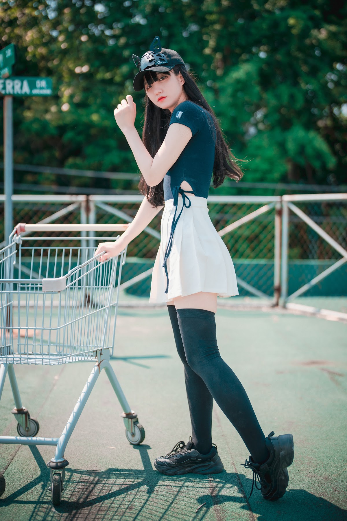 DJAWA Photo – Jeong Jenny (정제니) – Classic Athletic Girl in Navy Blue - P12