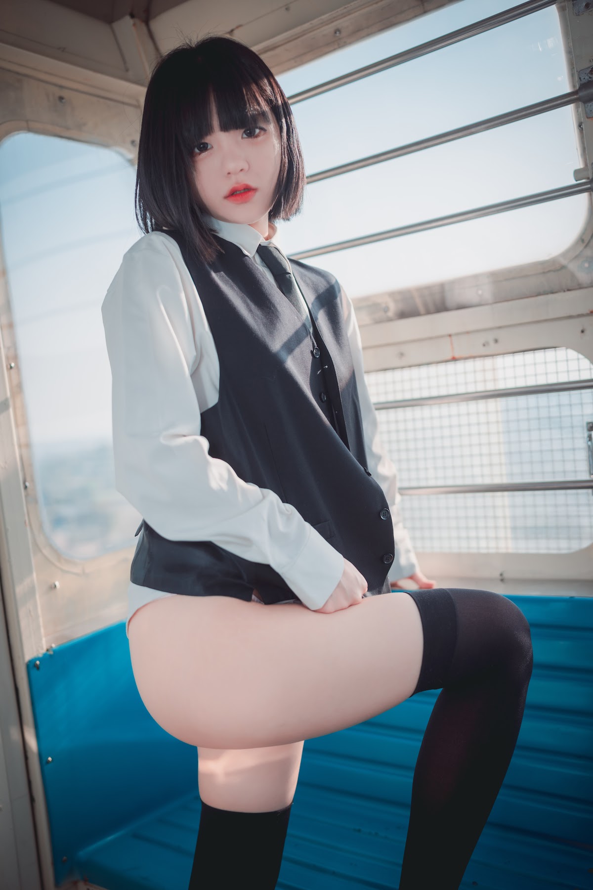 DJAWA Photo – Jeong Jenny (정제니) – Theme Park Girl - P100