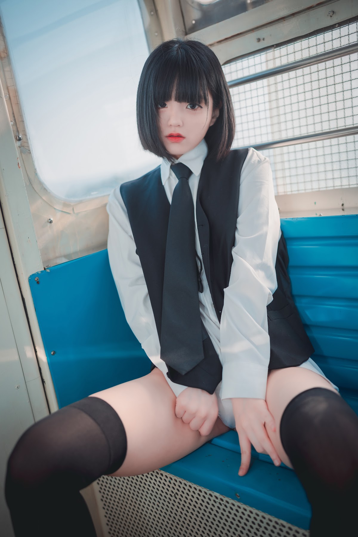 DJAWA Photo – Jeong Jenny (정제니) – Theme Park Girl - P103