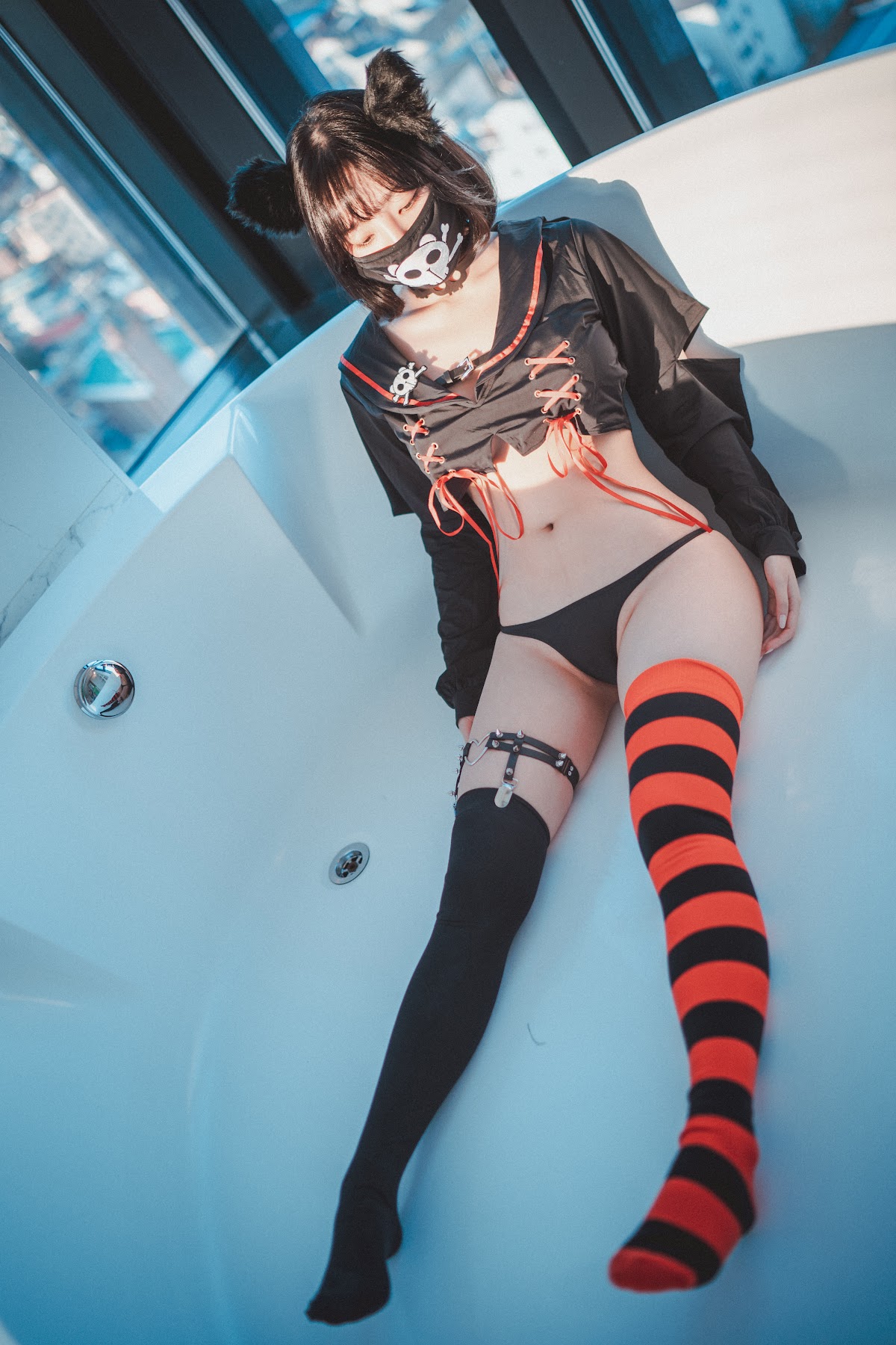 DJAWA Photo – Kang In-kyung (강인경) – Masked Pirate - P24