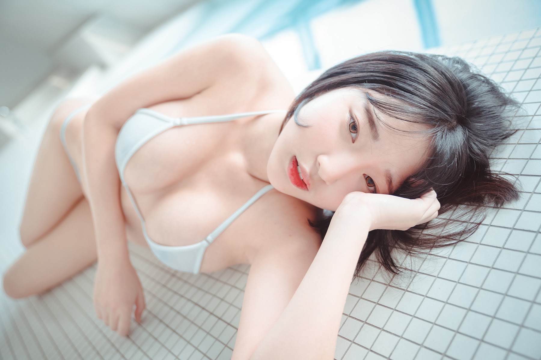 DJAWA Photo – Kang In-kyung (강인경) – Poolside - P26