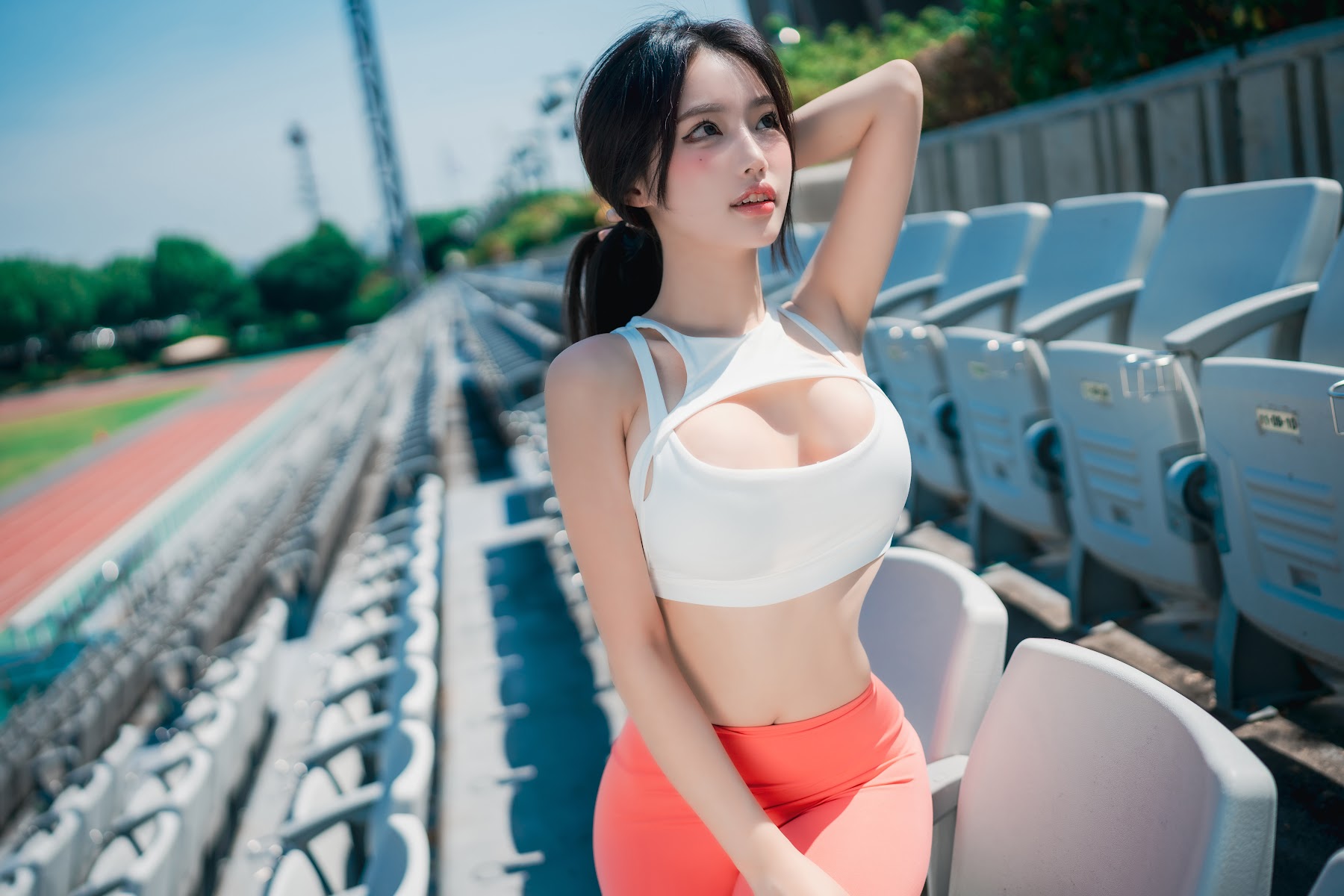DJAWA Photo – Linda – Loose and Tight Coral + Fanta - P9