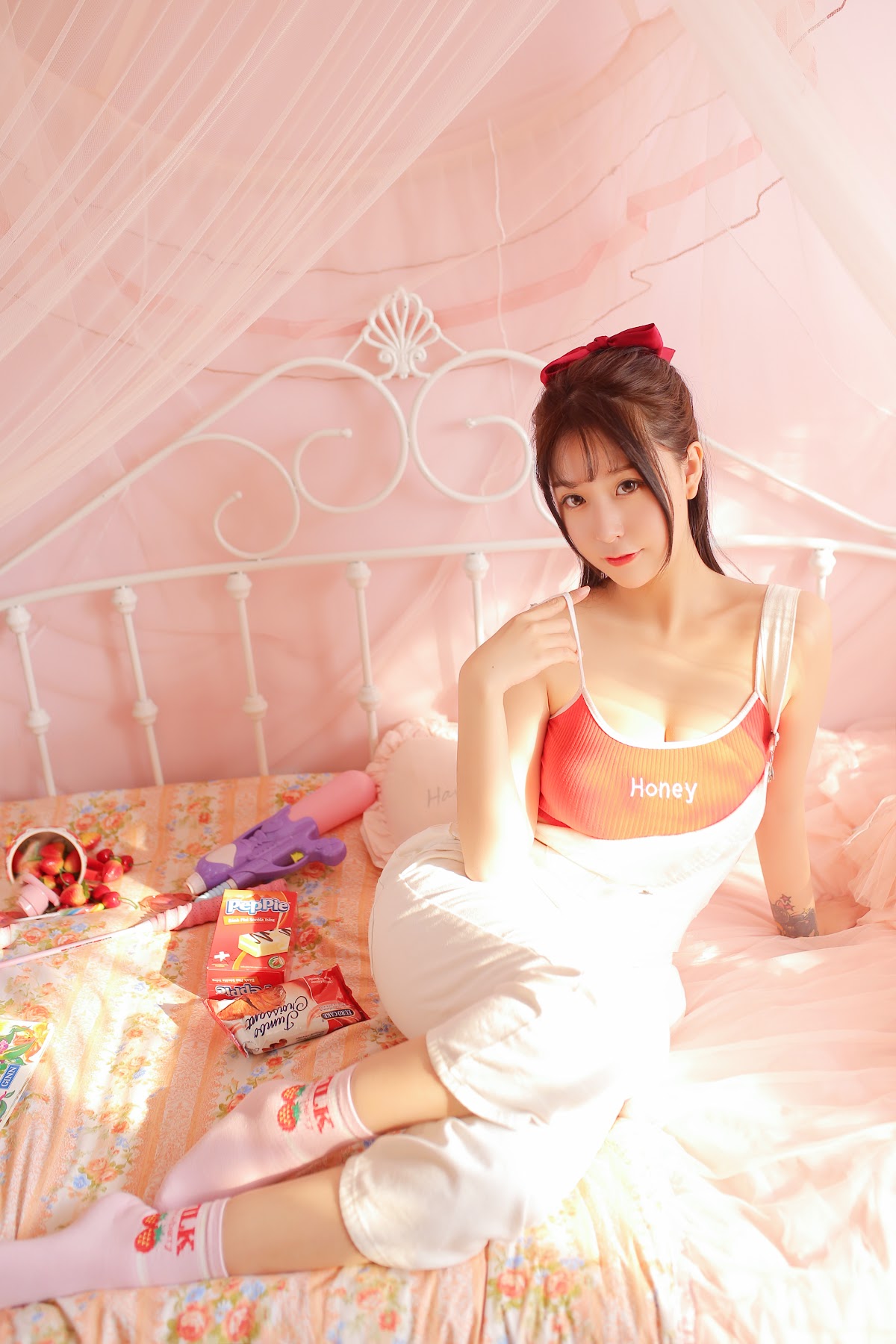 Coser@Mao Jiu Jiang Sakura (猫九酱Sakura) – 红色吊带 - P2