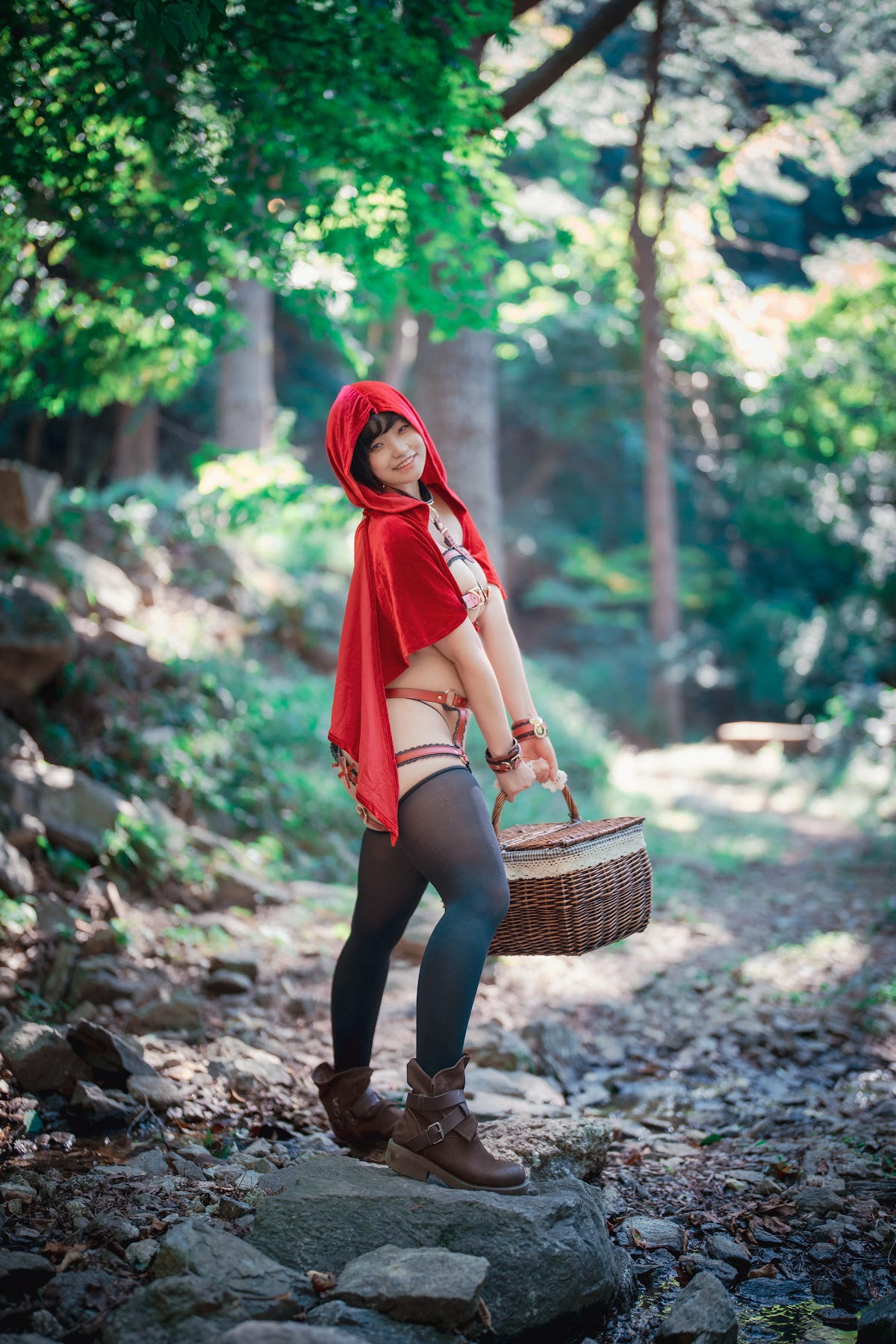 DJAWA Photo – Mimmi (밈미) – Naughty Red Hiring Hood - P75
