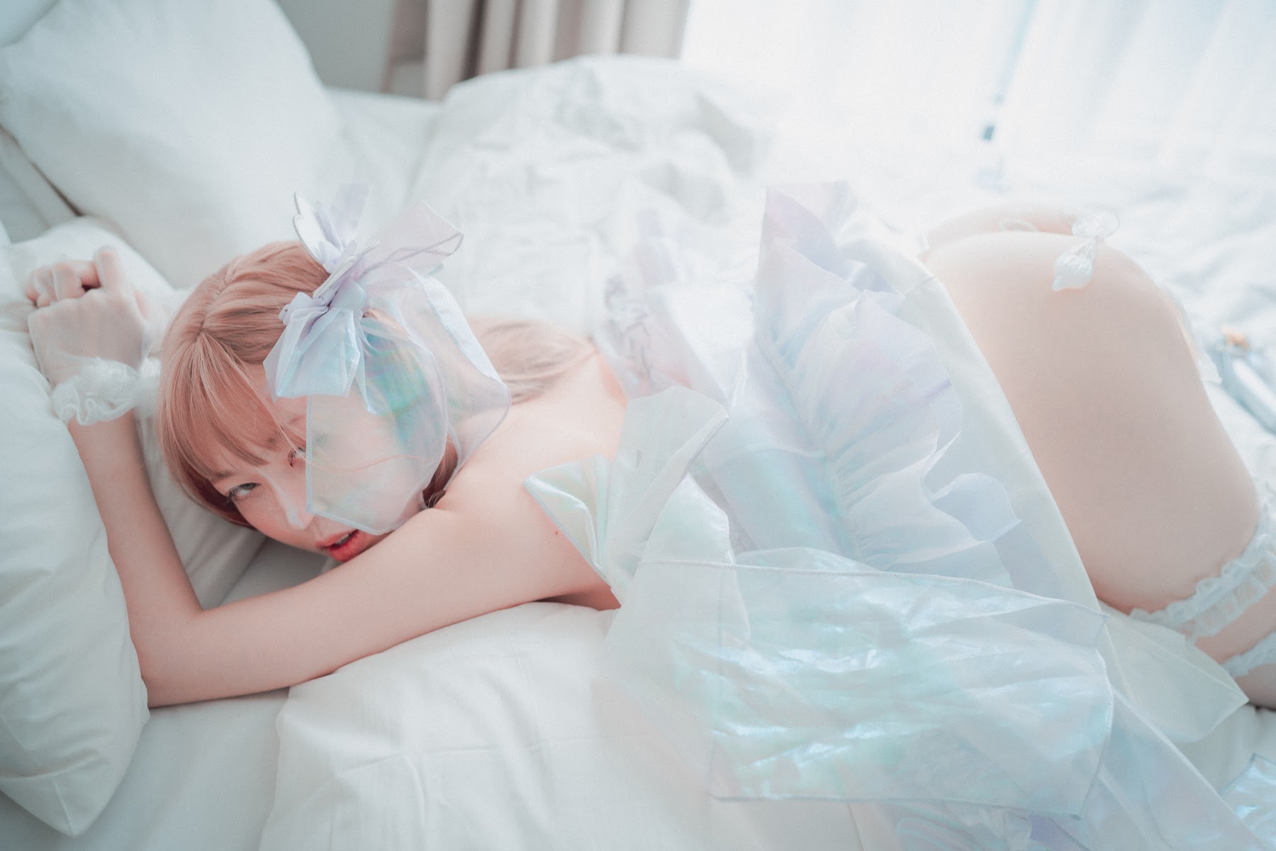 DJAWA Photo – Mozzi (모찌) – VIP Fan Party (+S.Ver) - P107