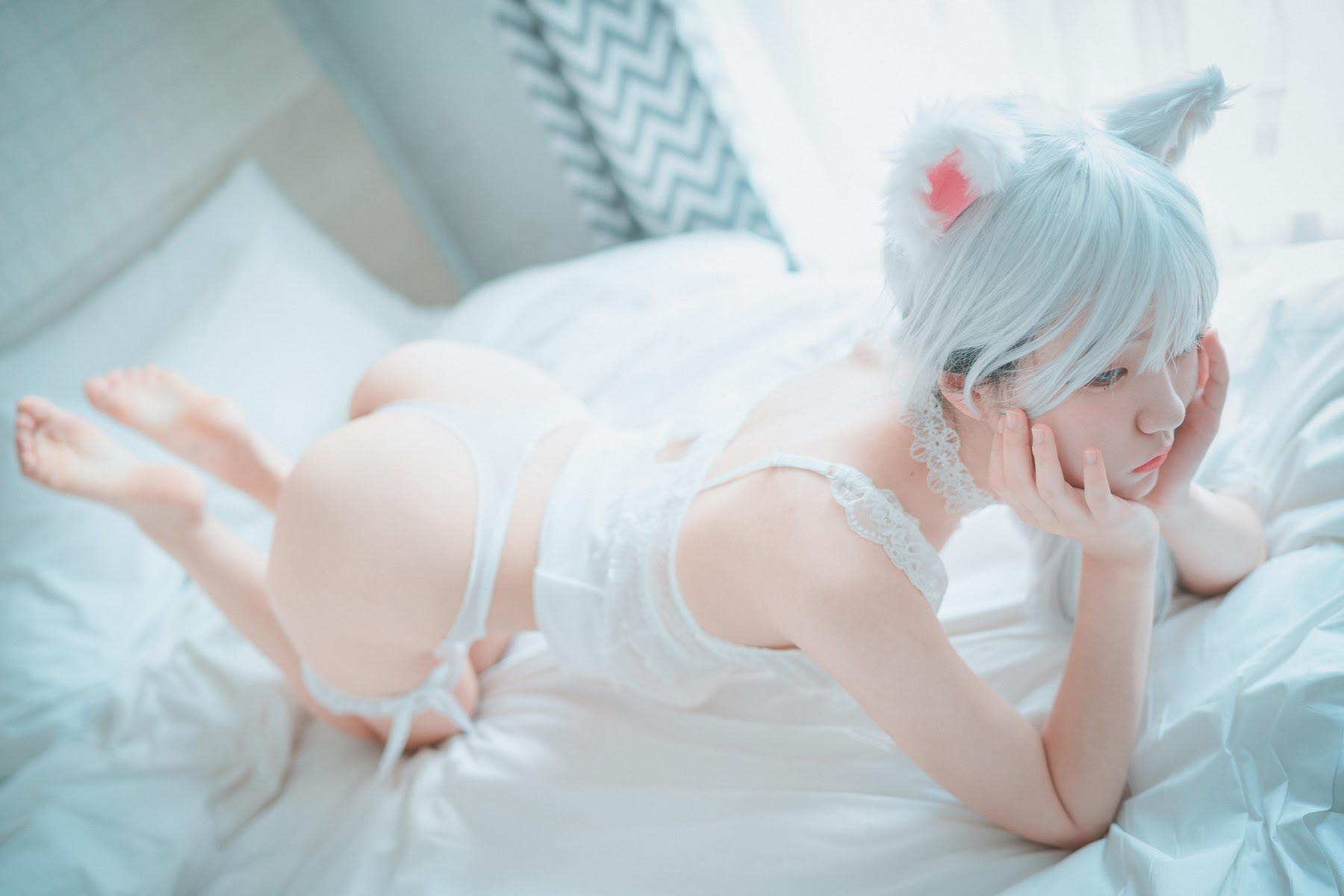 DJAWA Photo – Jeong Jenny (정제니) – Schwarz und Wei Katzenmädchen - P12