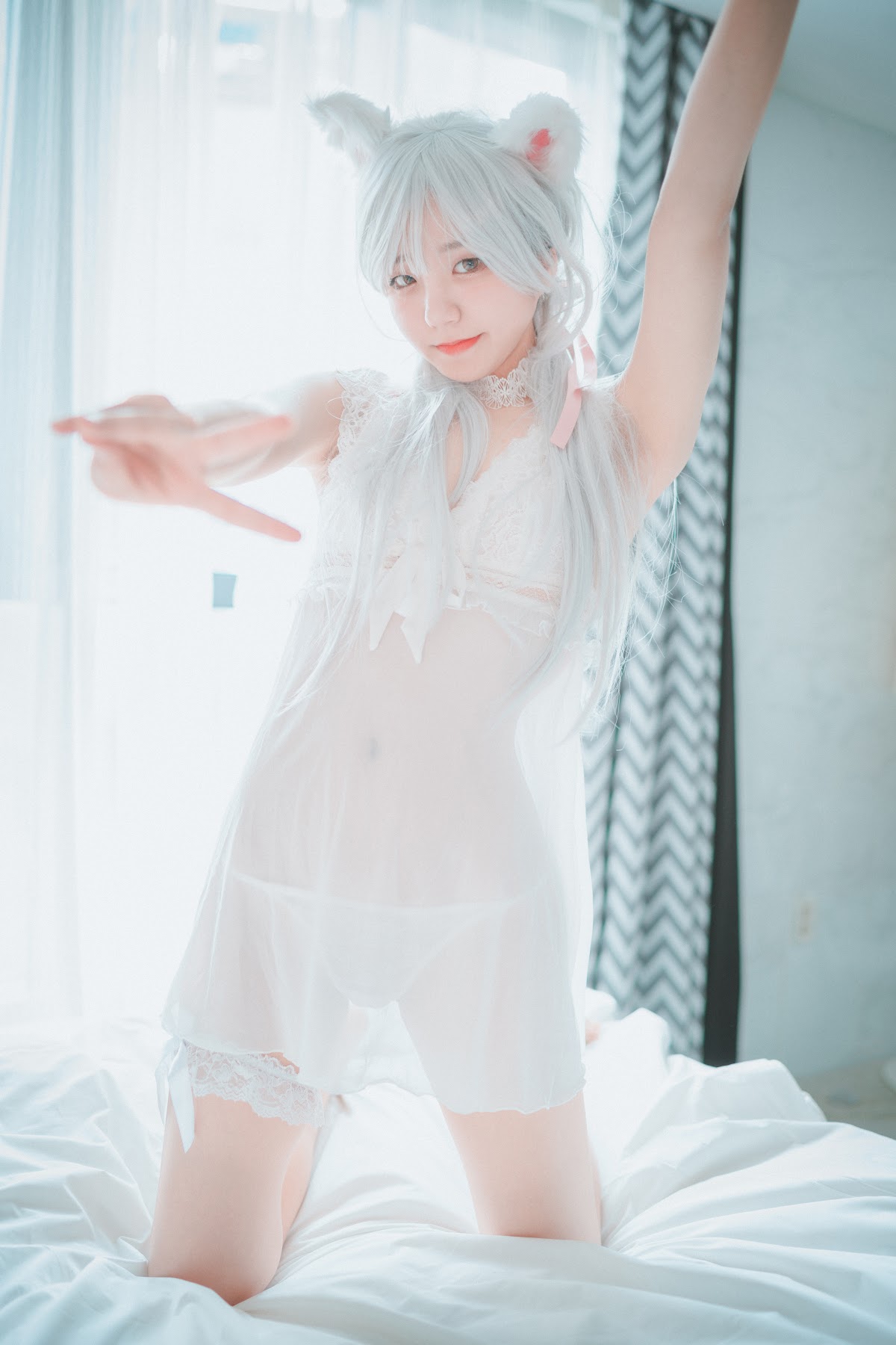DJAWA Photo – Jeong Jenny (정제니) – Schwarz und Wei Katzenmädchen - P22