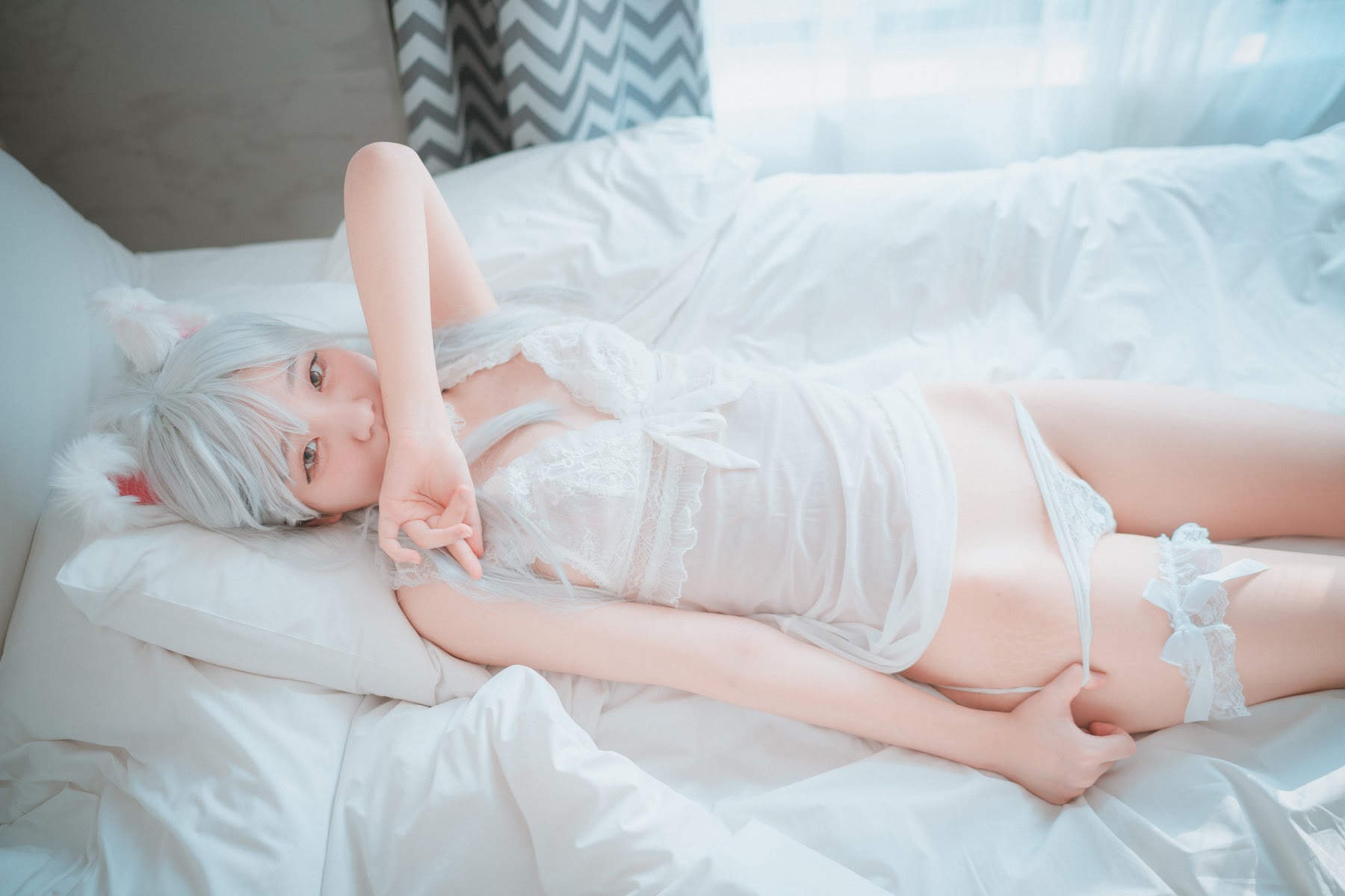 DJAWA Photo – Jeong Jenny (정제니) – Schwarz und Wei Katzenmädchen - P32