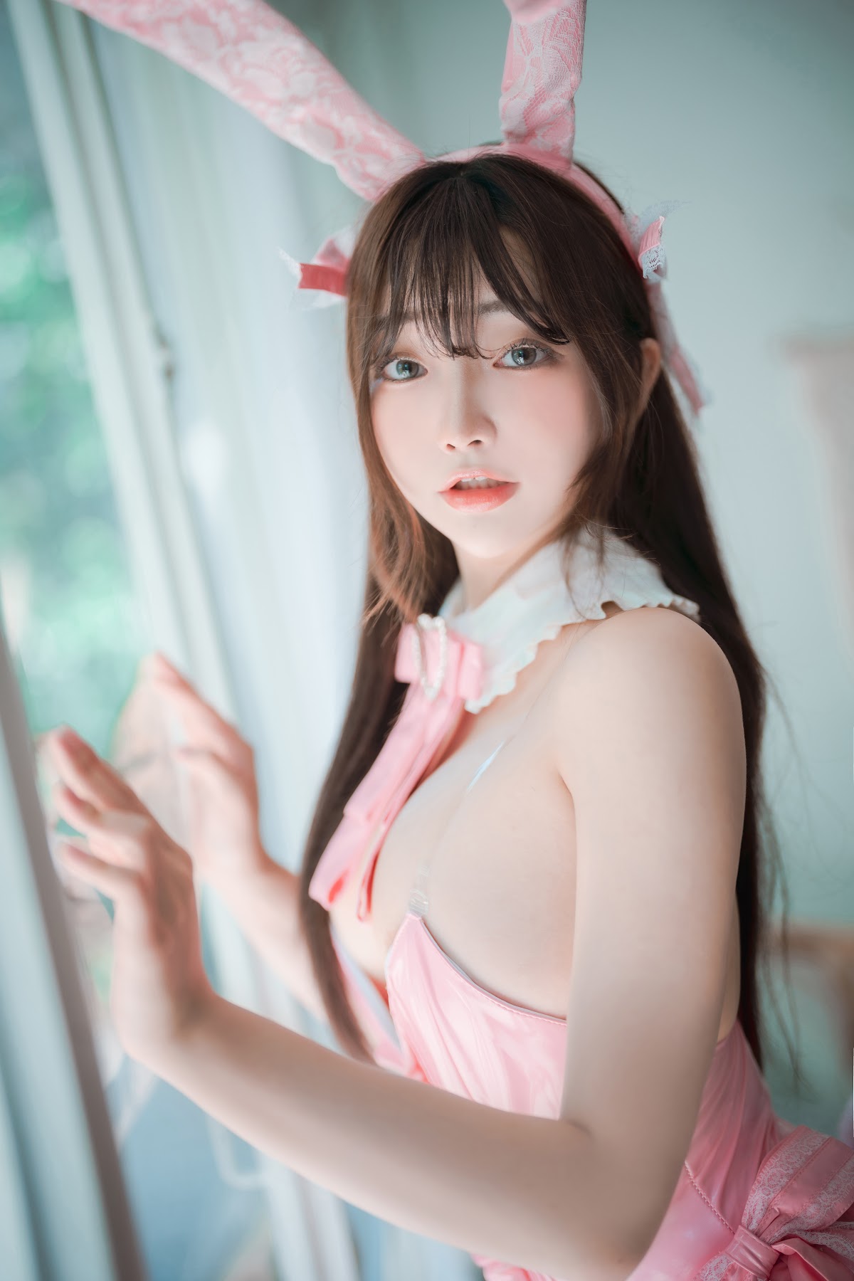 DJAWA Photo – Newbom – The Year of the Pink Bunny (+S.Ver) - P13