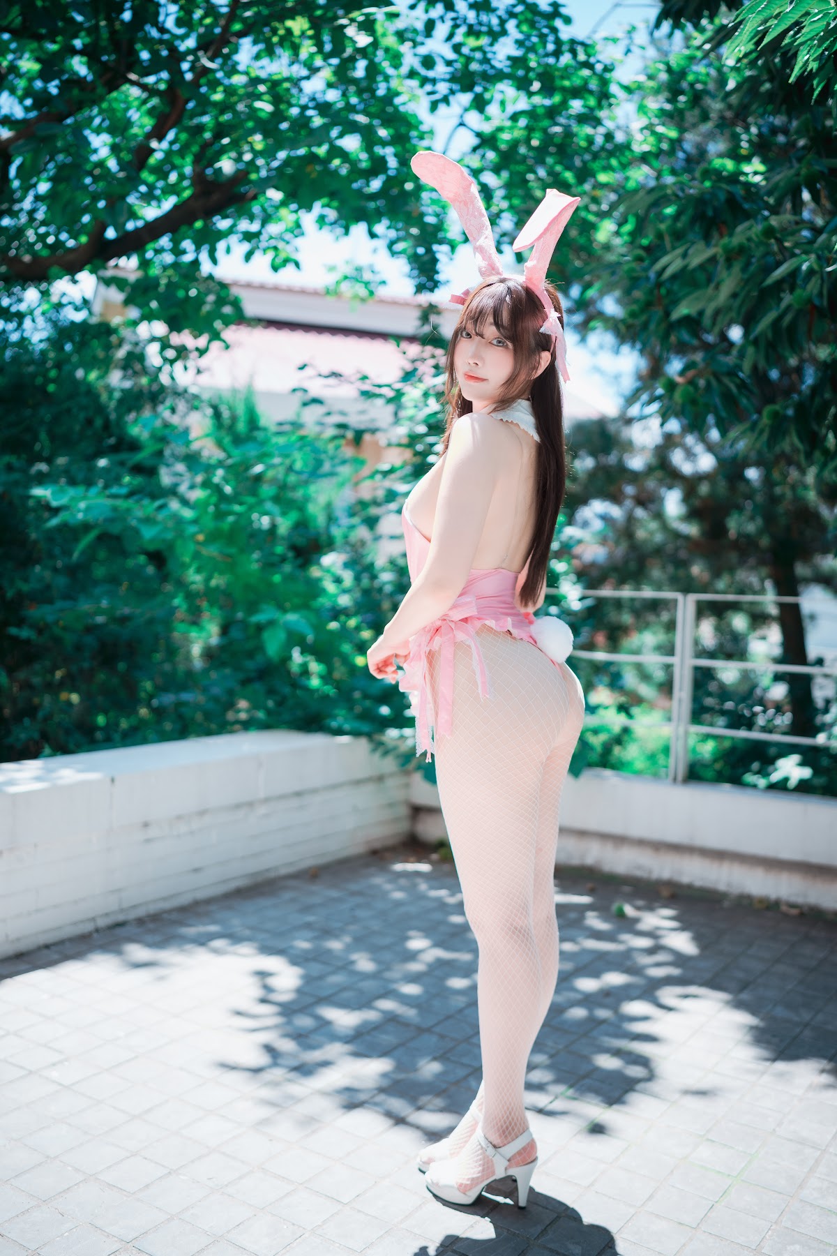 DJAWA Photo – Newbom – The Year of the Pink Bunny (+S.Ver) - P20