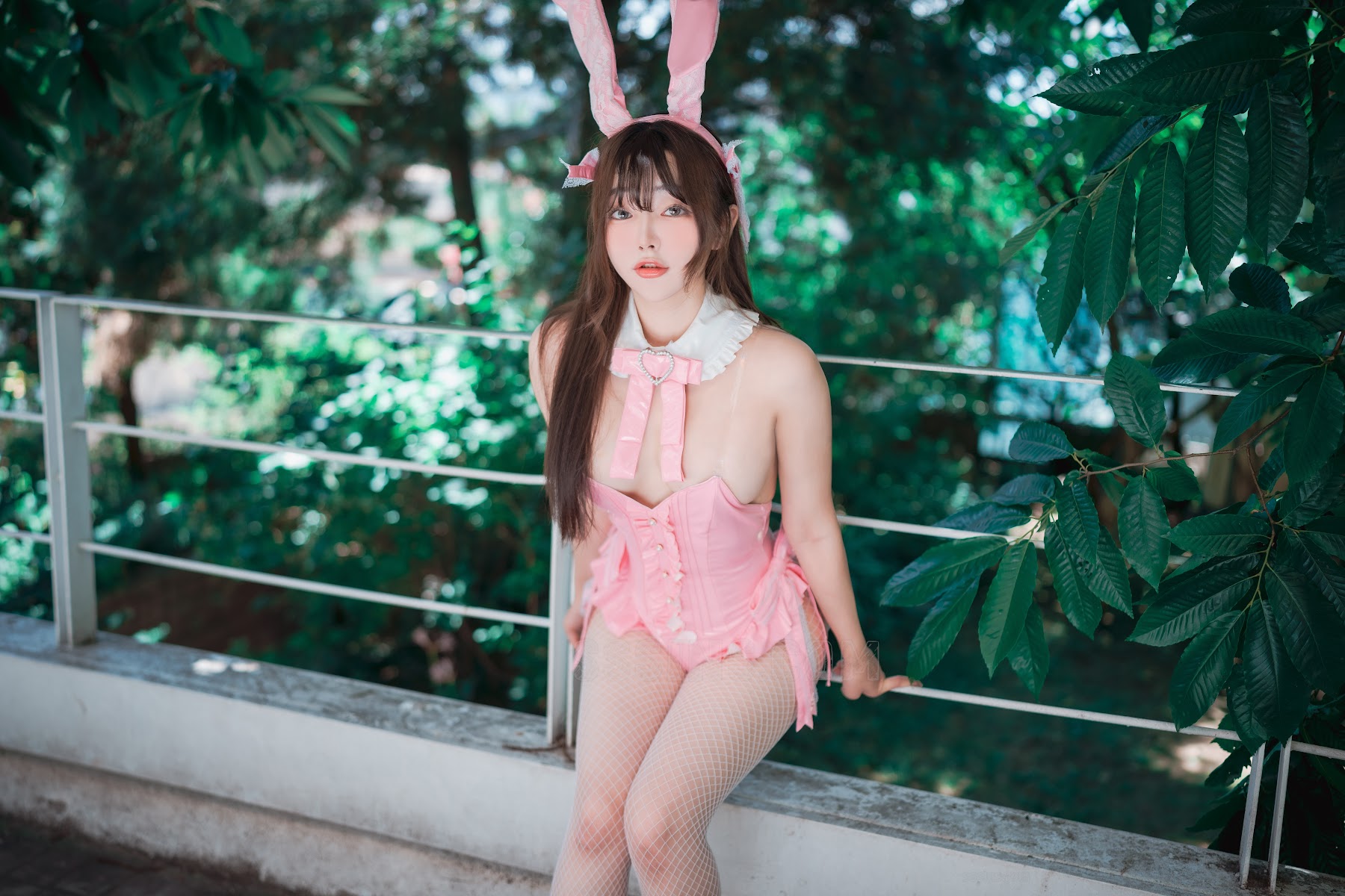 DJAWA Photo – Newbom – The Year of the Pink Bunny (+S.Ver) - P24