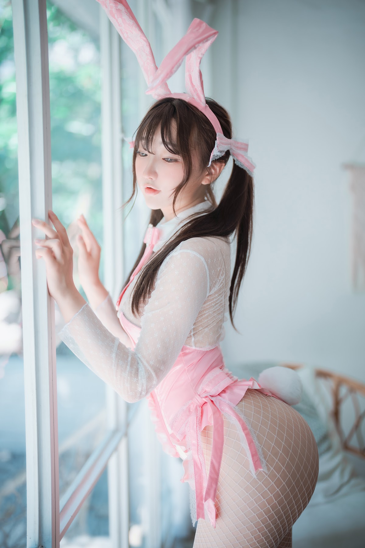 DJAWA Photo – Newbom – The Year of the Pink Bunny (+S.Ver) - P42