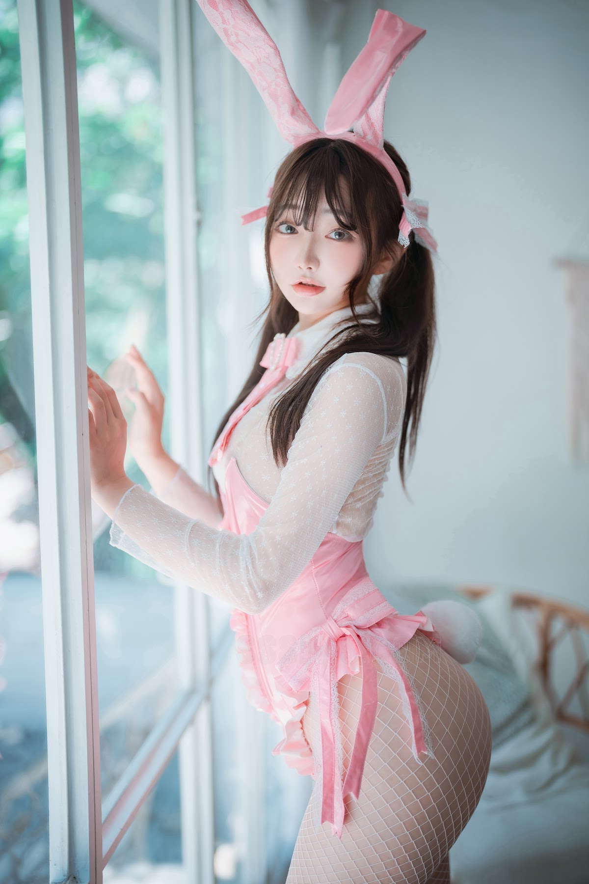 DJAWA Photo – Newbom – The Year of the Pink Bunny (+S.Ver) - P43