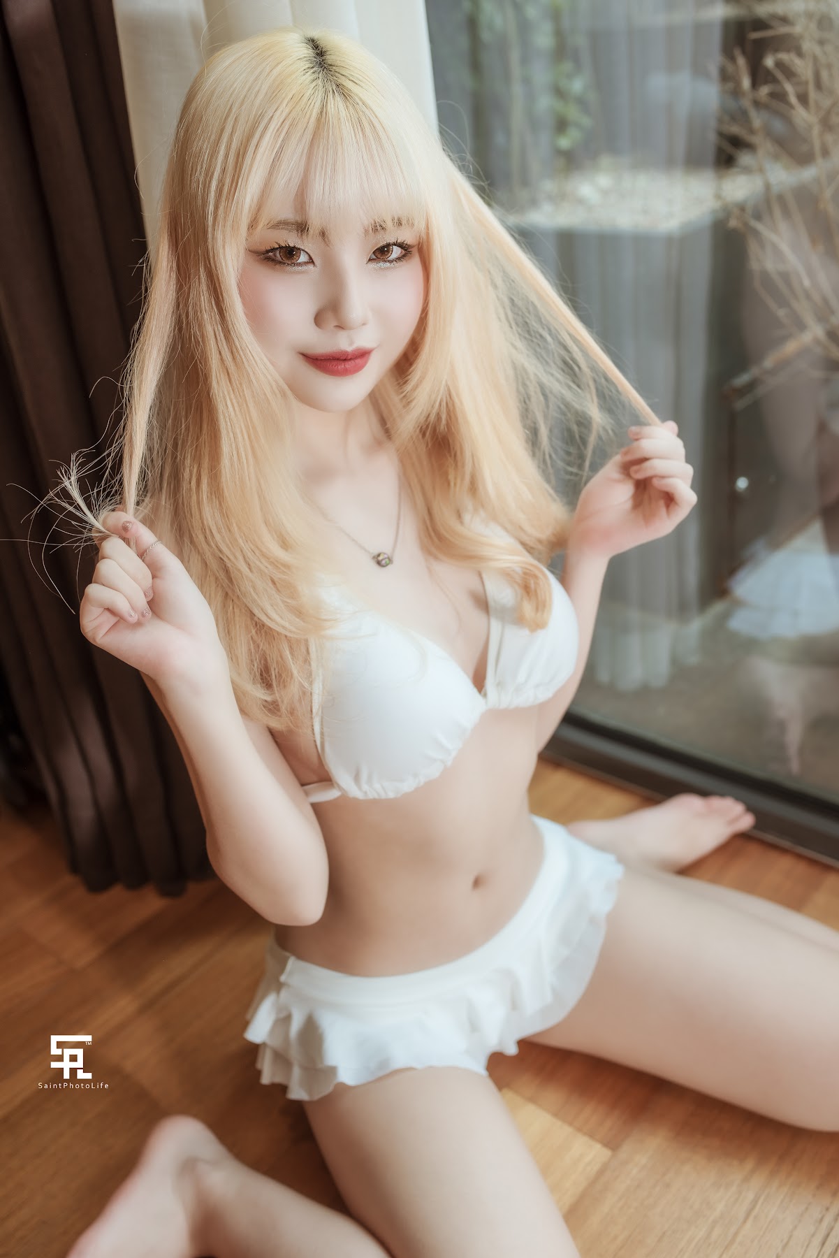 SAINT Photolife – Yuna (유나) – Gold - P48