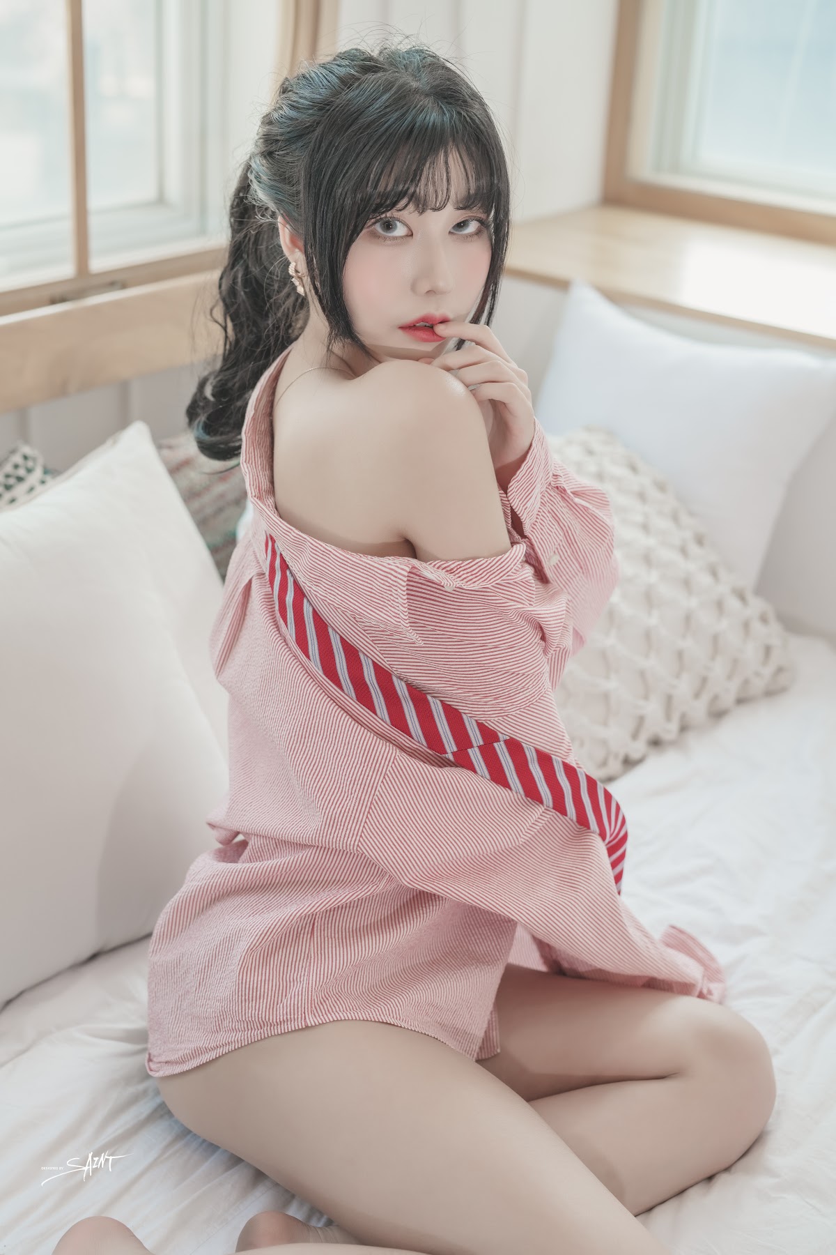 SAINT Photolife – Yuna (유나) No.11 – Love On Top - P14