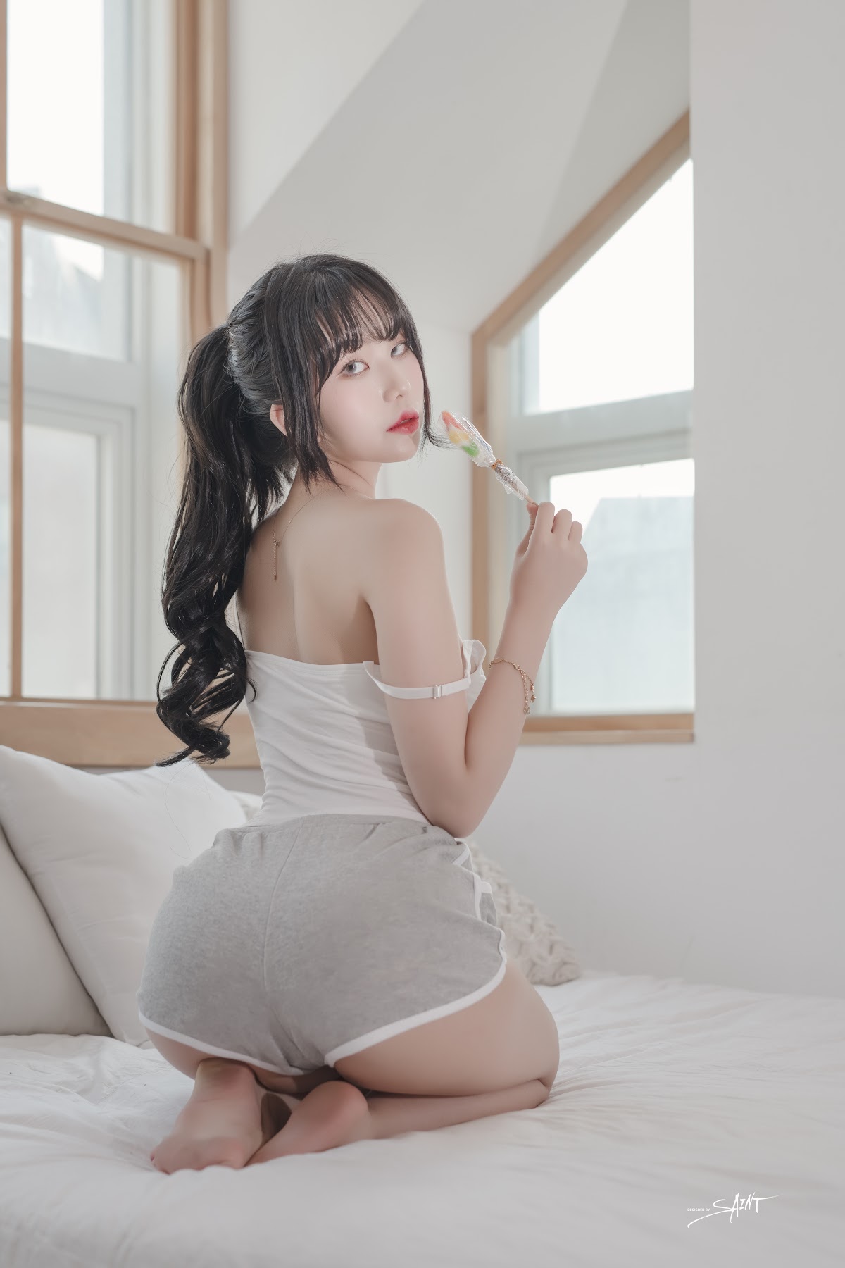 SAINT Photolife – Yuna (유나) No.11 – Love On Top - P31