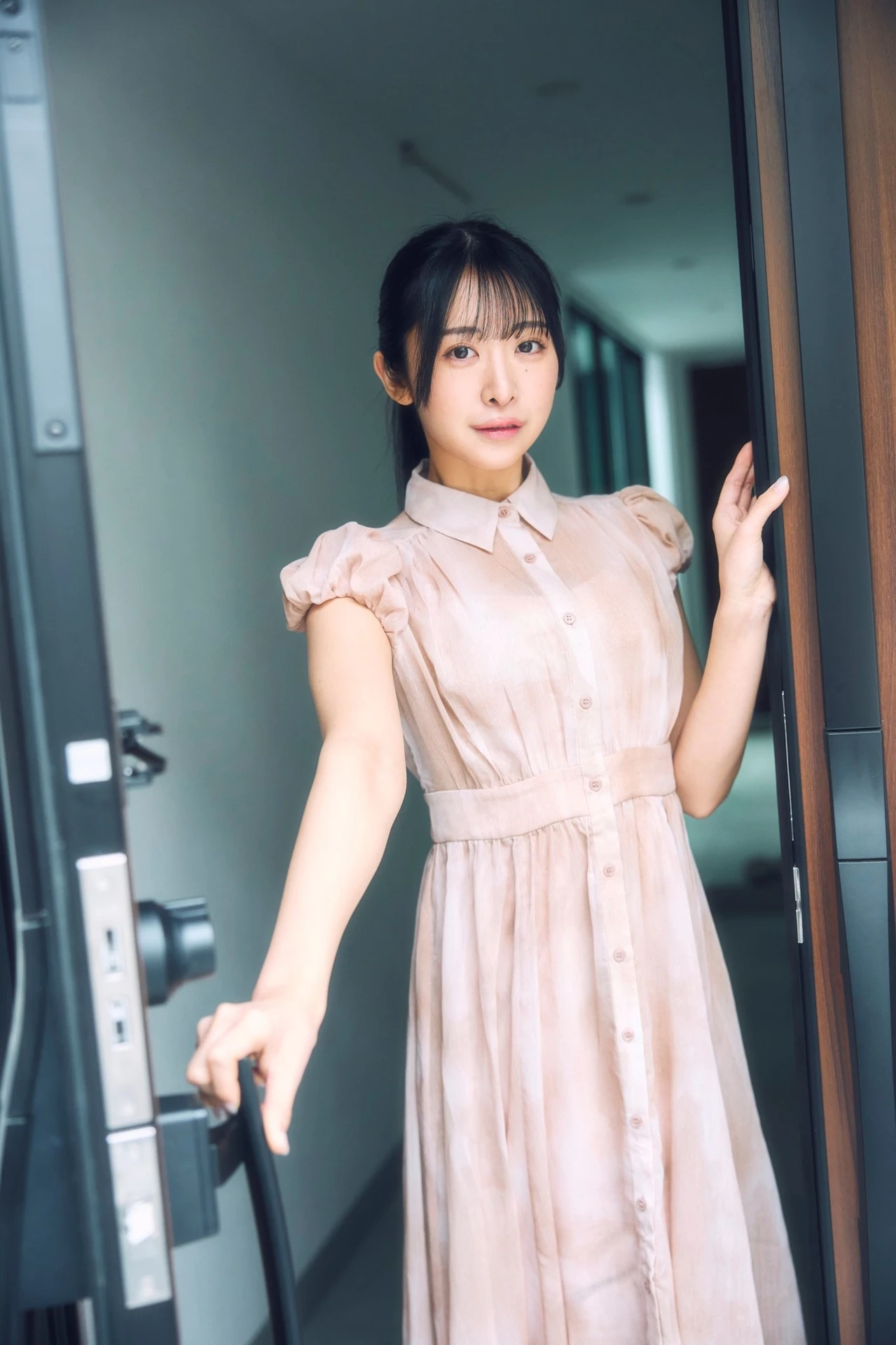 Naomi Majima 真島なおみ, SPA！デジタル写真集 「先輩の奥さん」 Set.01 - P2