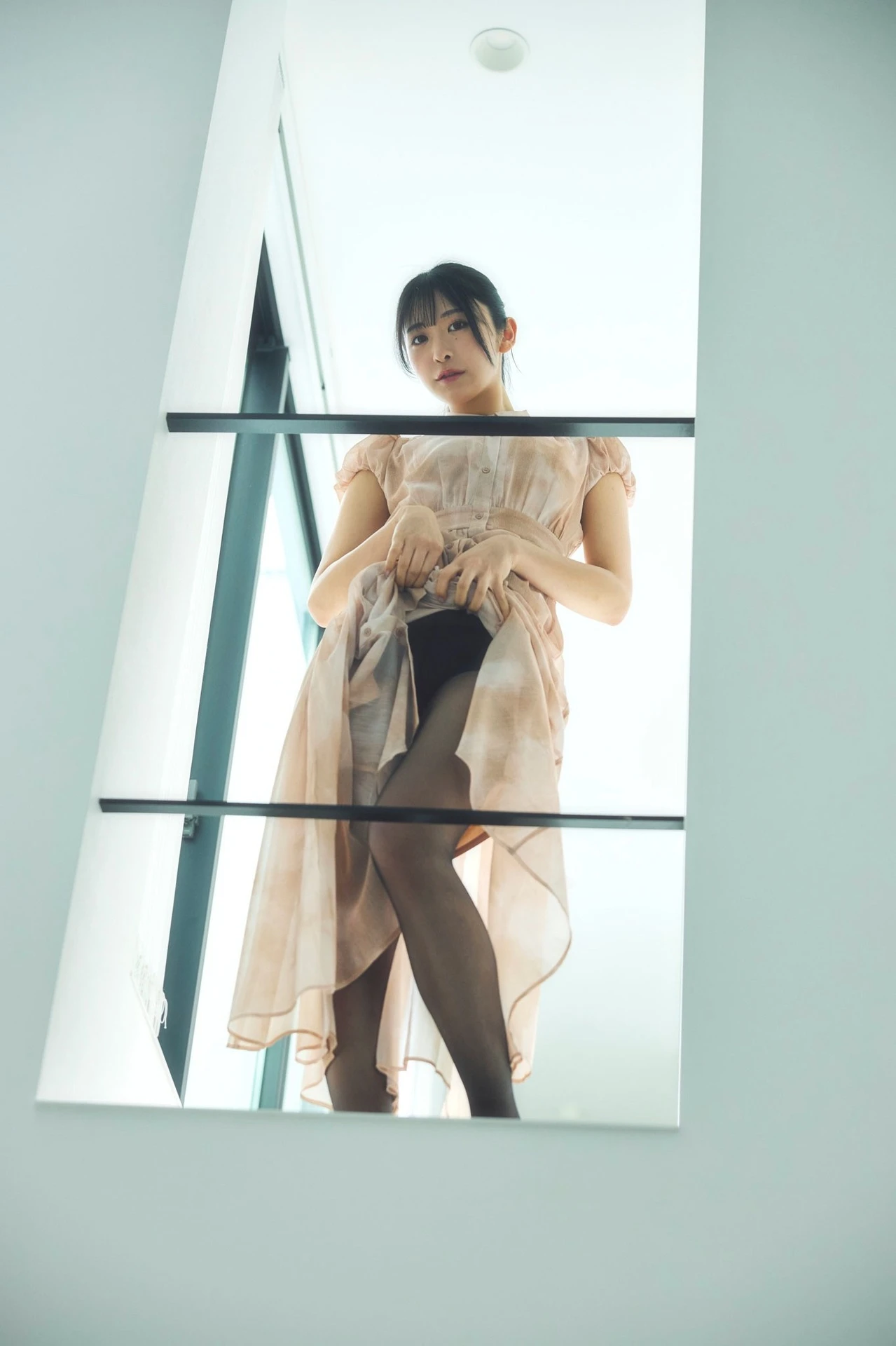 Naomi Majima 真島なおみ, SPA！デジタル写真集 「先輩の奥さん」 Set.01 - P4