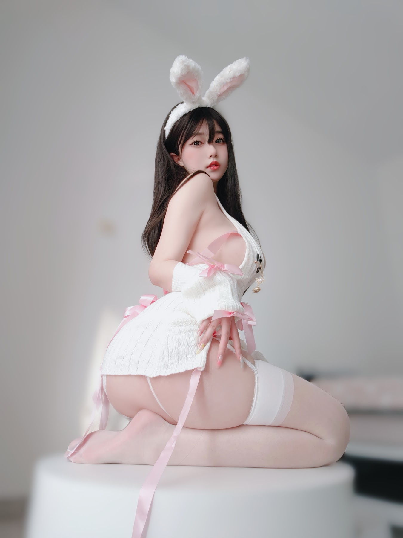 Coser@女主K – 白丝兔女郎 - P12
