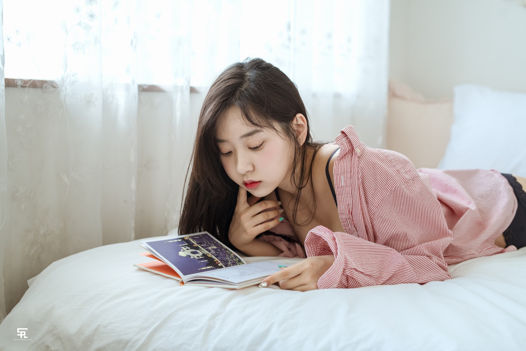 SAINT Photolife – Zenny (신재은) – Zenny’s daily life - P17