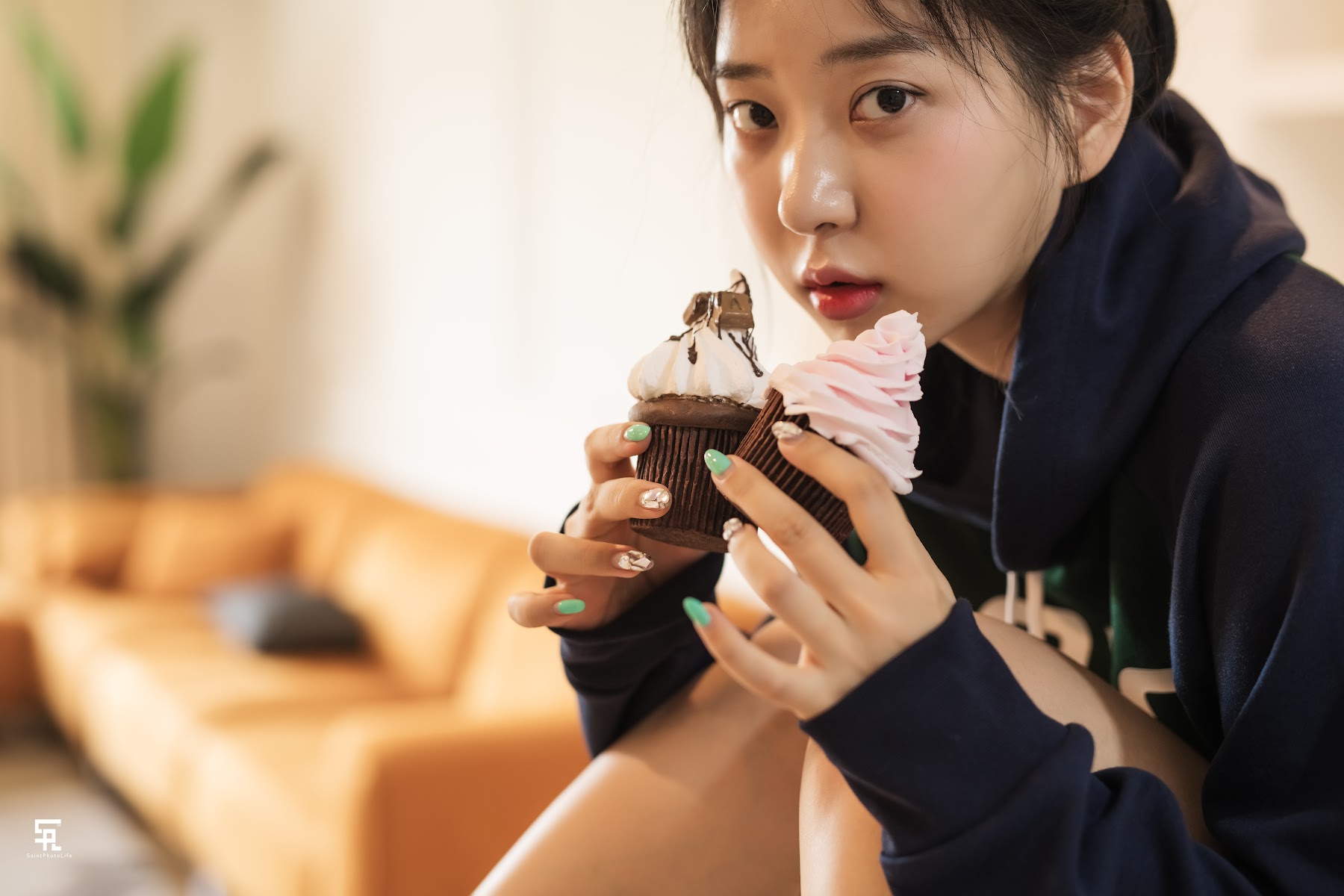 SAINT Photolife – Zenny (신재은) – Zenny’s daily life - P27