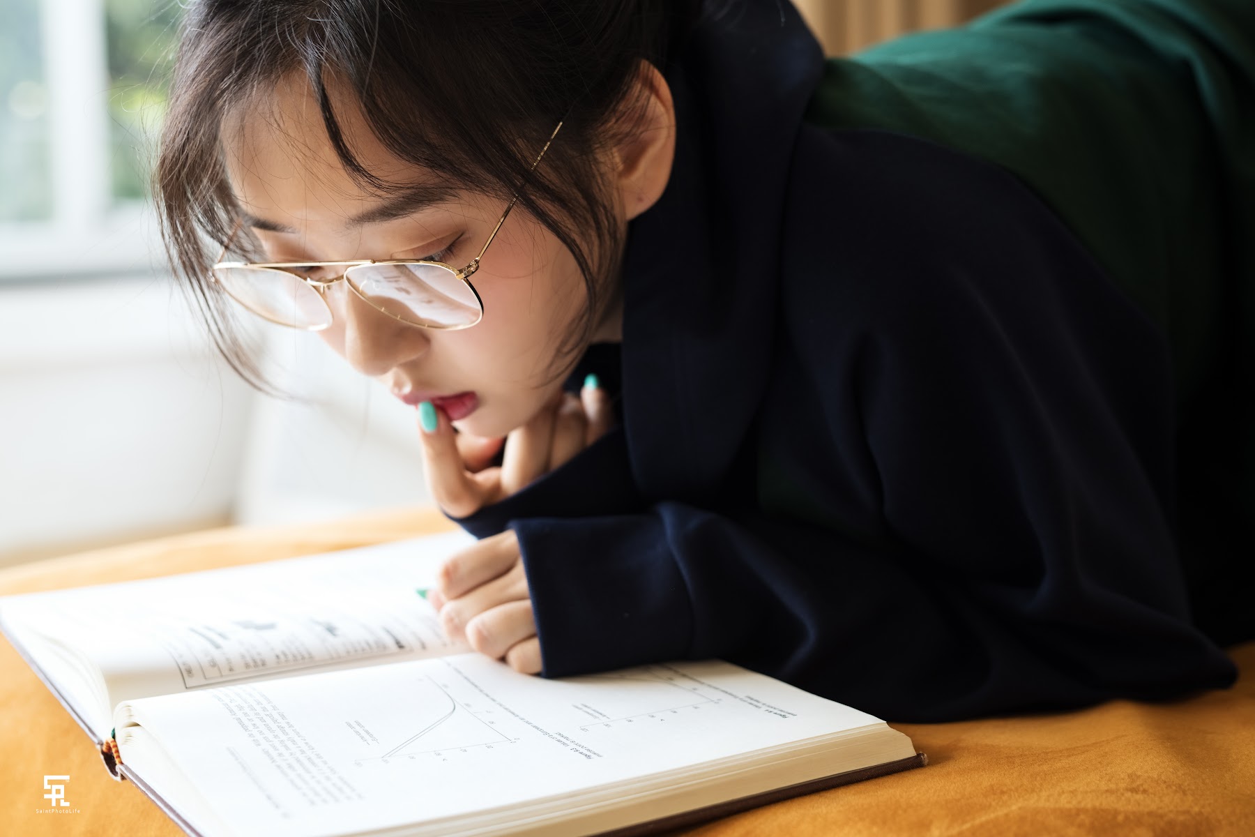 SAINT Photolife – Zenny (신재은) – Zenny’s daily life - P32