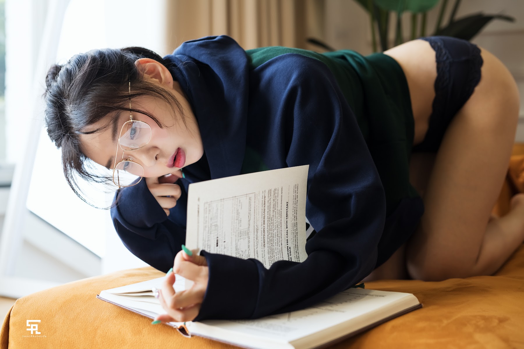 SAINT Photolife – Zenny (신재은) – Zenny’s daily life - P34