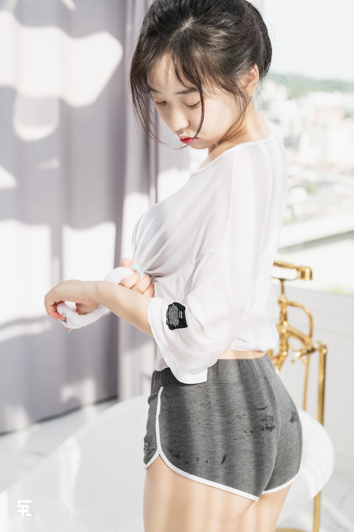 SAINT Photolife – Zenny (신재은) – Zenny’s daily life - P36