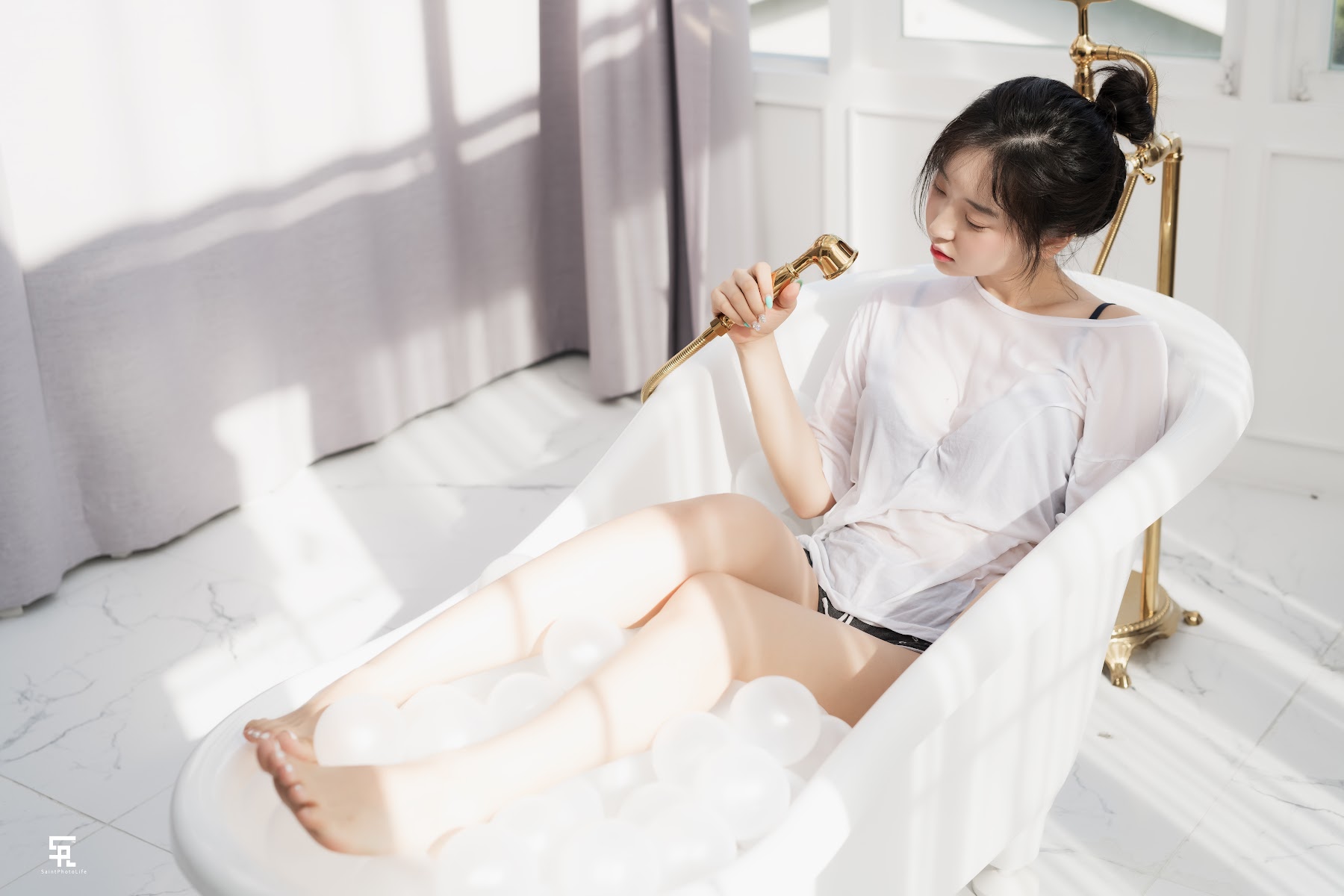 SAINT Photolife – Zenny (신재은) – Zenny’s daily life - P39