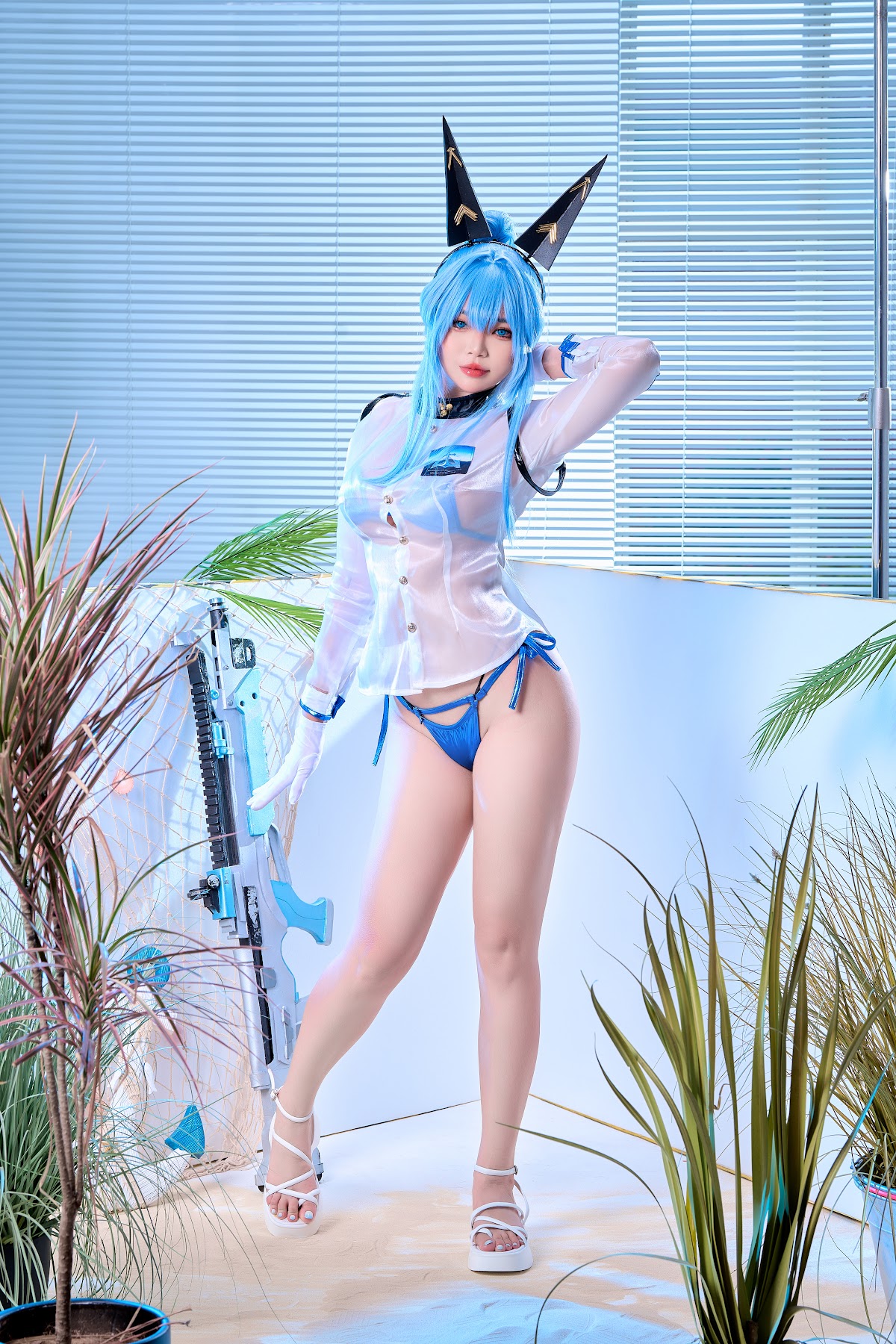 Coser@ZinieQ – Helm x Anis NIKKE Cosplay - P28