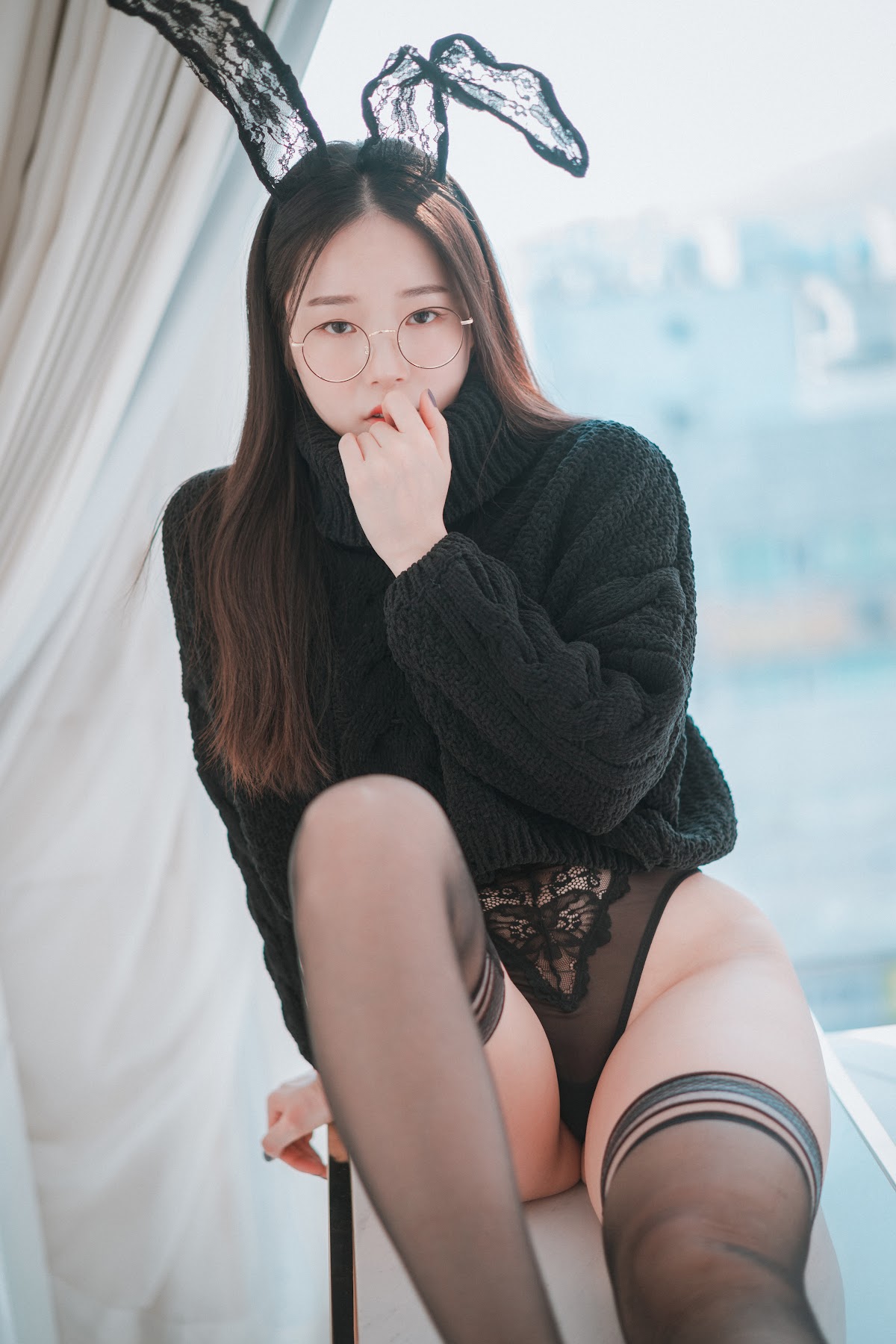 DJAWA Photo – Pia (피아) – Loose and Tight Black - P23