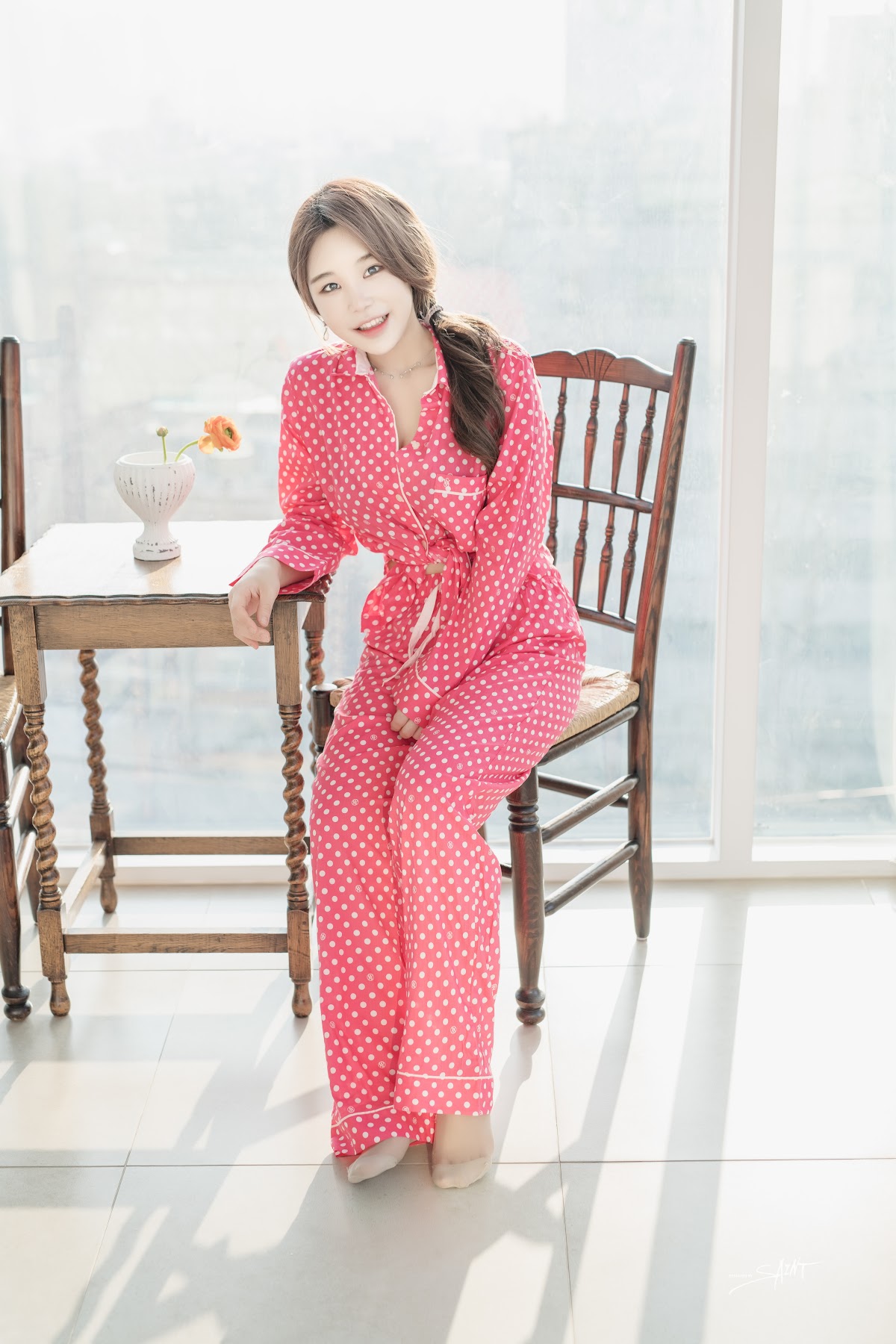 SAINT Photolife – Zzyuri (쮸리) – Shirt - P12