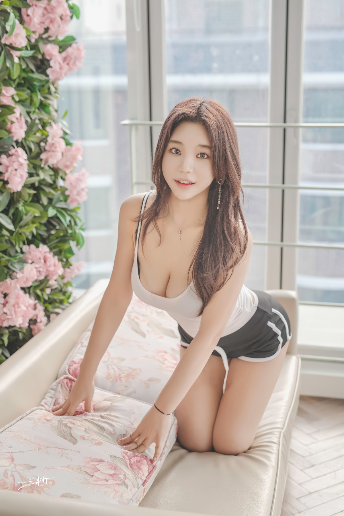 SAINT Photolife – Zzyuri (쮸리) – Vol.1 1 Year Anniversary - P46