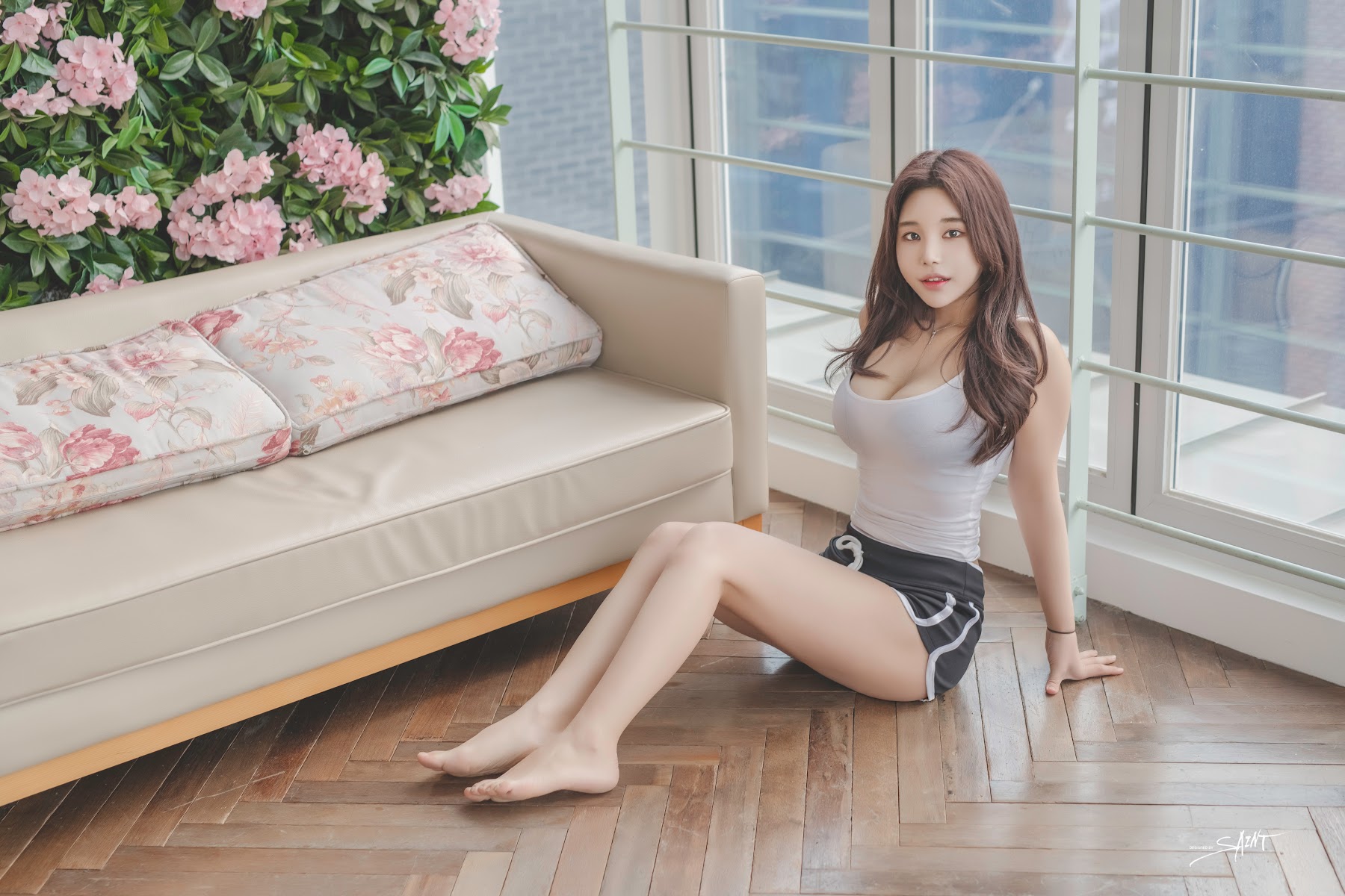 SAINT Photolife – Zzyuri (쮸리) – Vol.1 1 Year Anniversary - P49