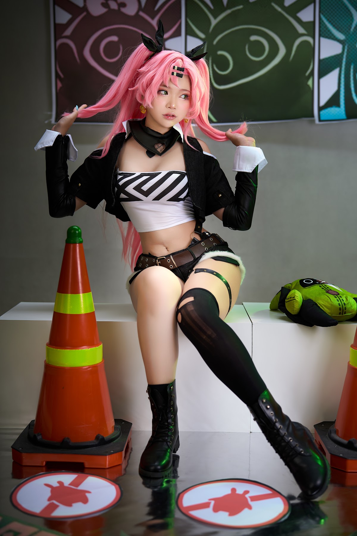 Coser@ZinieQ – Nicole (Zenless Zone Zero) - P5