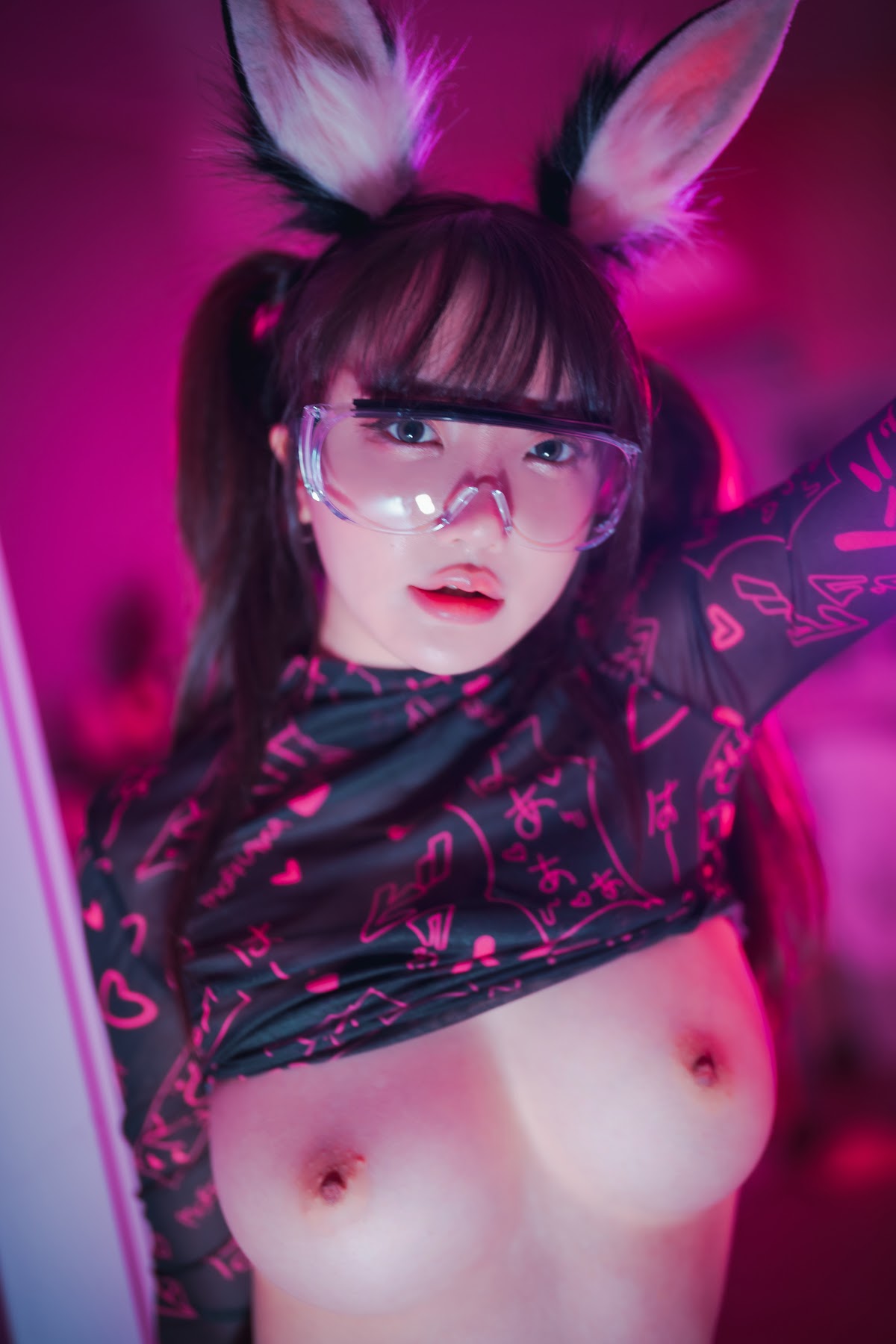DJAWA Photo – Son Ye-Eun (손예은) – Retro Gaming Girl - P133