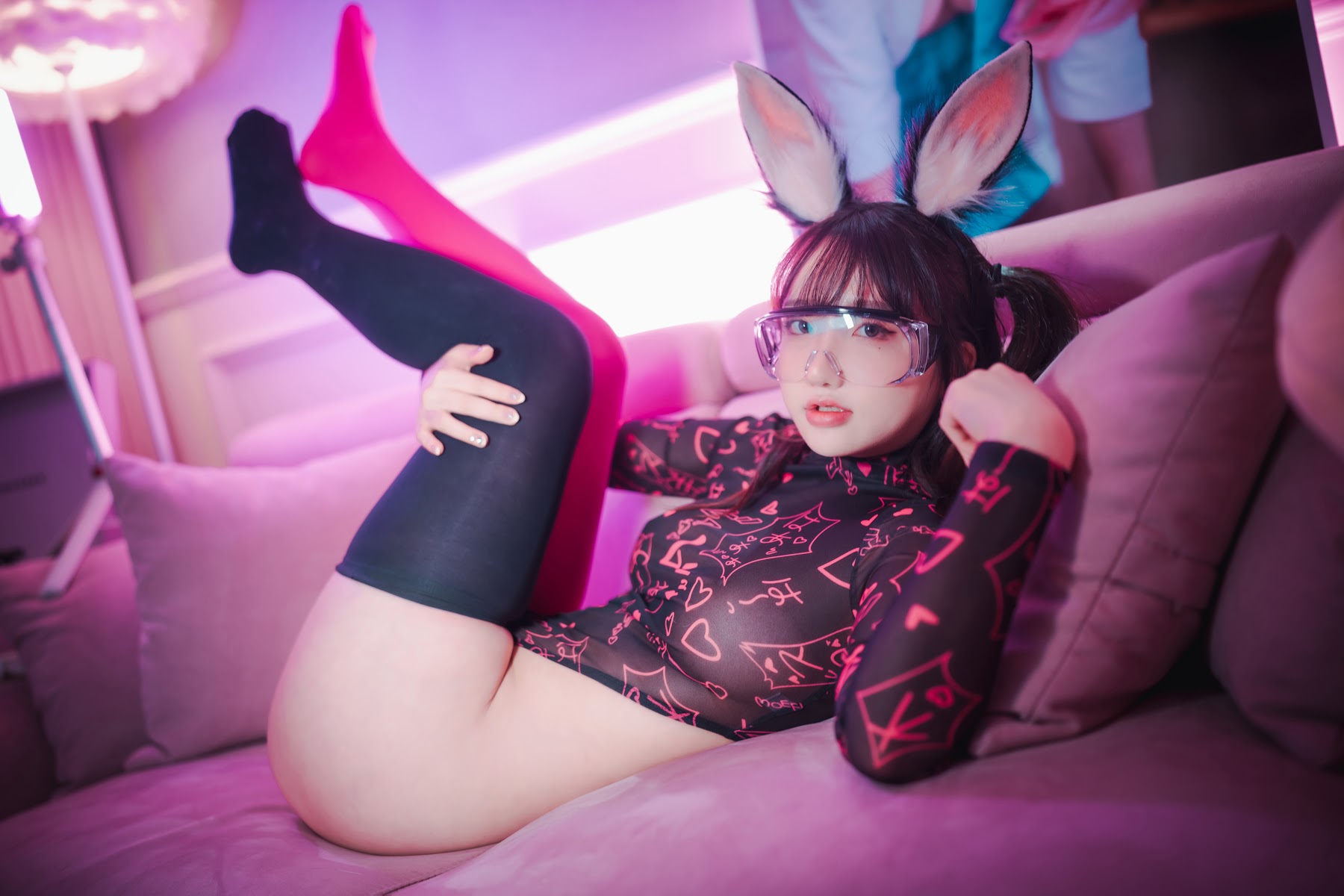 DJAWA Photo – Son Ye-Eun (손예은) – Retro Gaming Girl - P4