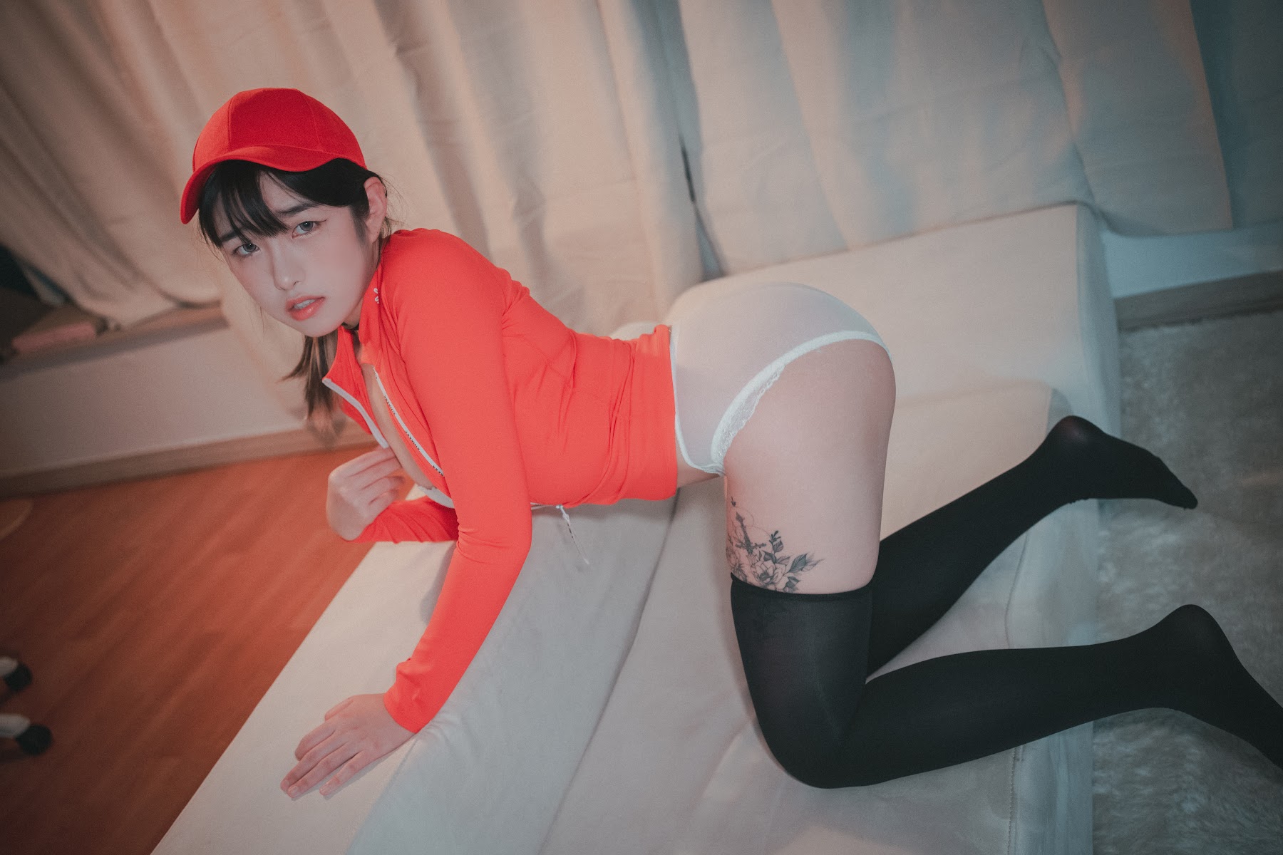 DJAWA Photo – Sonson (손손) – Pizza Girl - P61