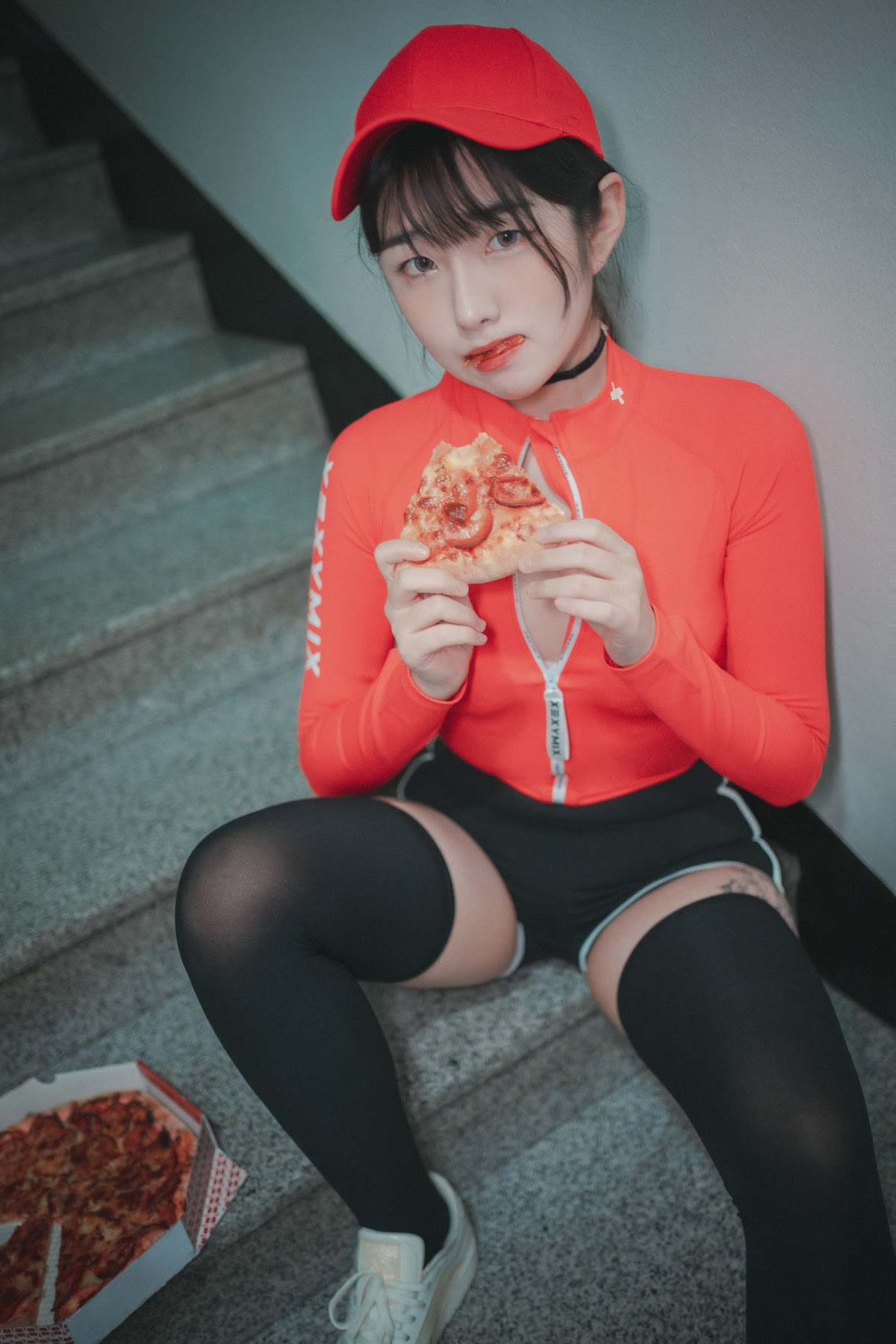 DJAWA Photo – Sonson (손손) – Pizza Girl - P70